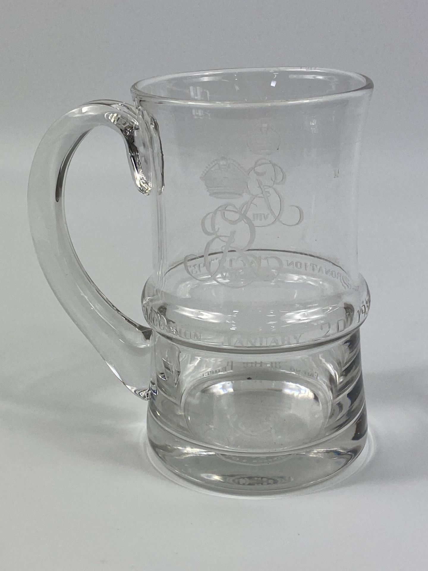 Two limited edition Edward VIII glass tankards retailed by Thomas Goode. - Image 5 of 5