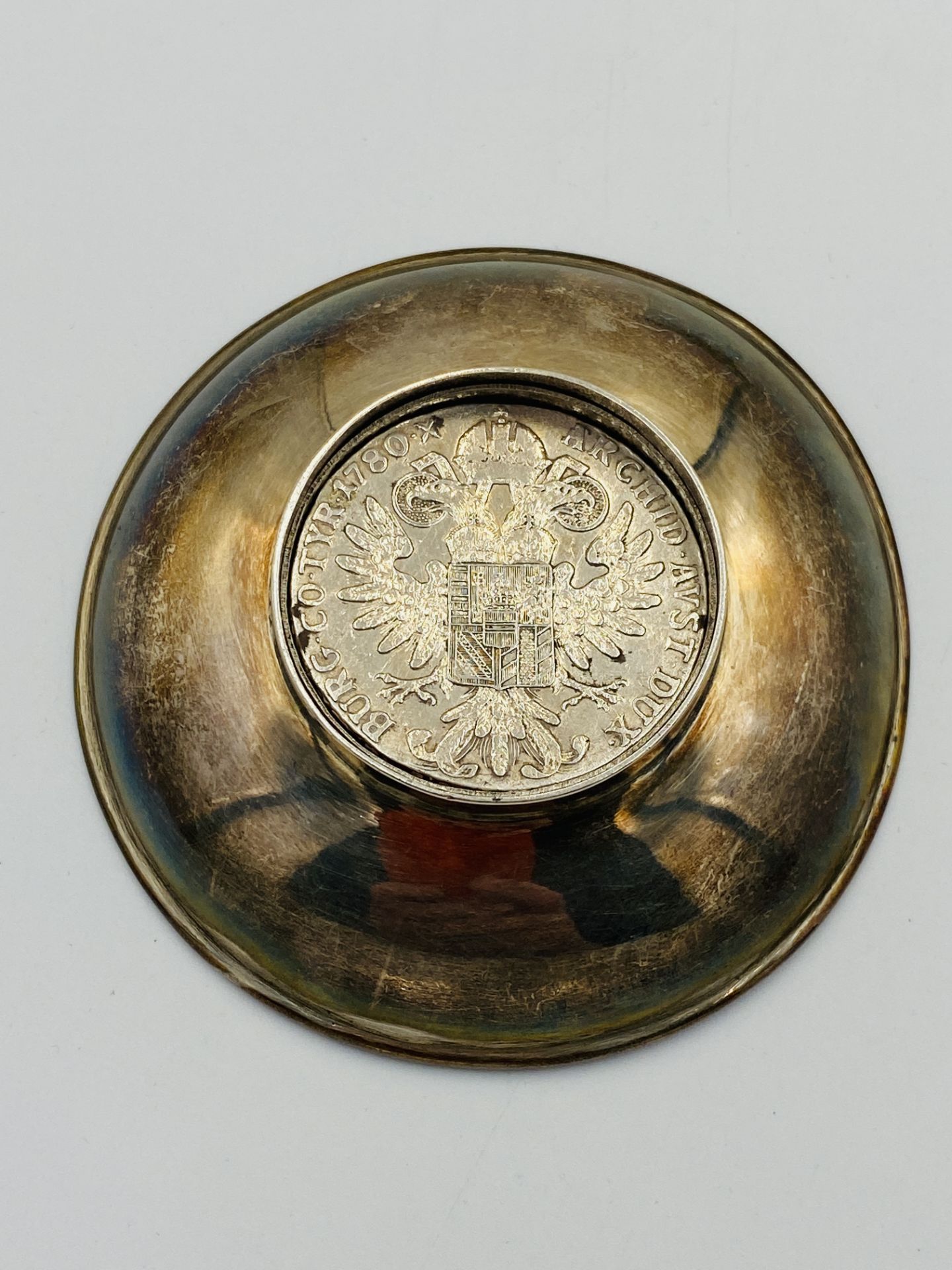 Two silver plate dishes set with a 1780 Maria Theresa silver thaler to centre. - Image 3 of 5