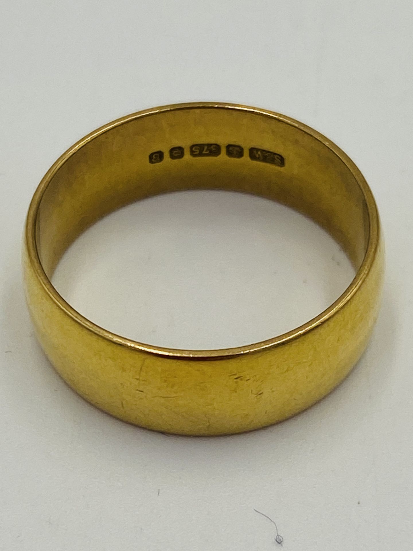 9ct gold band - Image 5 of 5