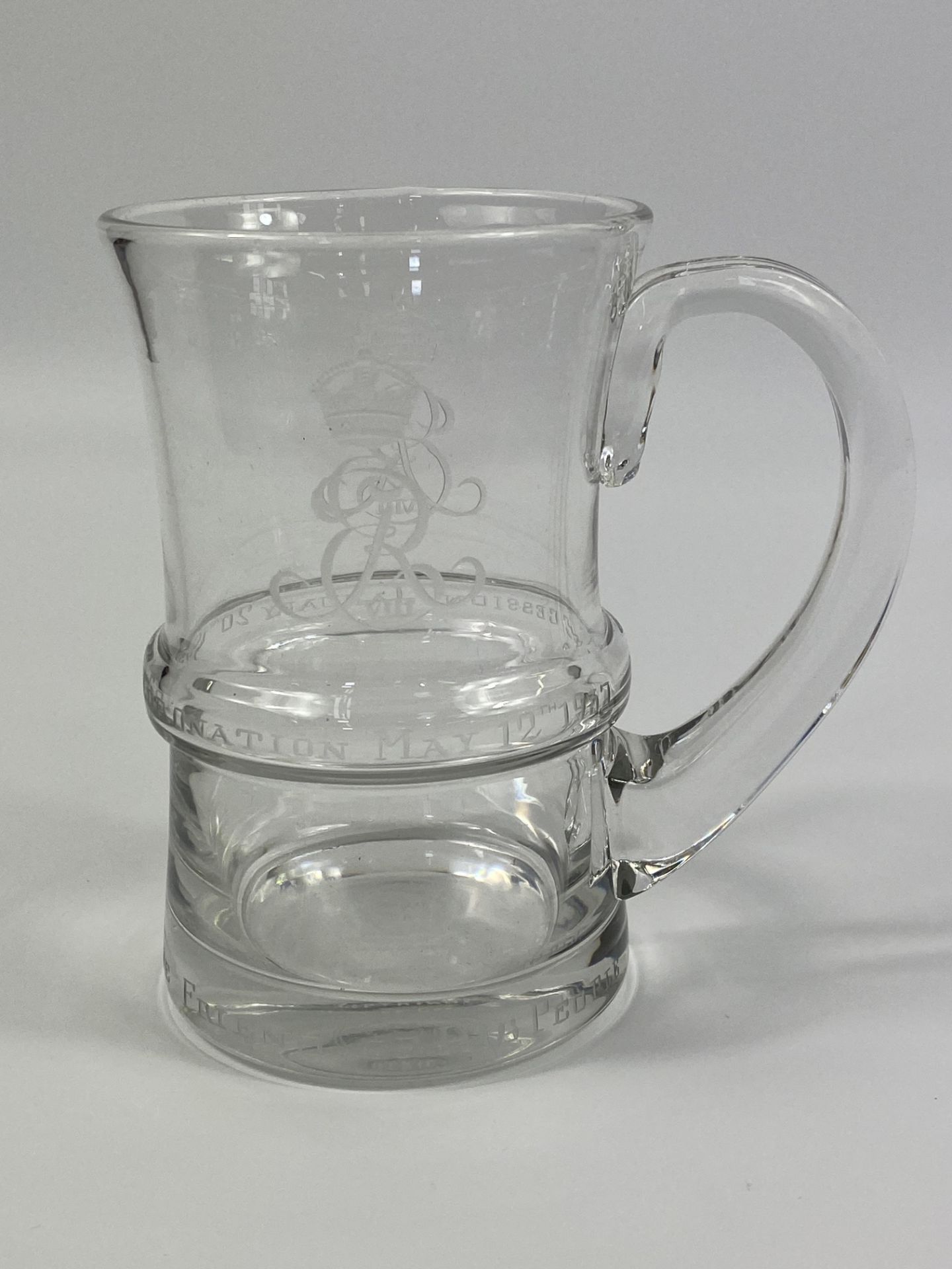 Two limited edition Edward VIII glass tankards retailed by Thomas Goode. - Image 4 of 5