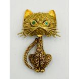 18ct gold Garrards cat brooch set with emerald eyes