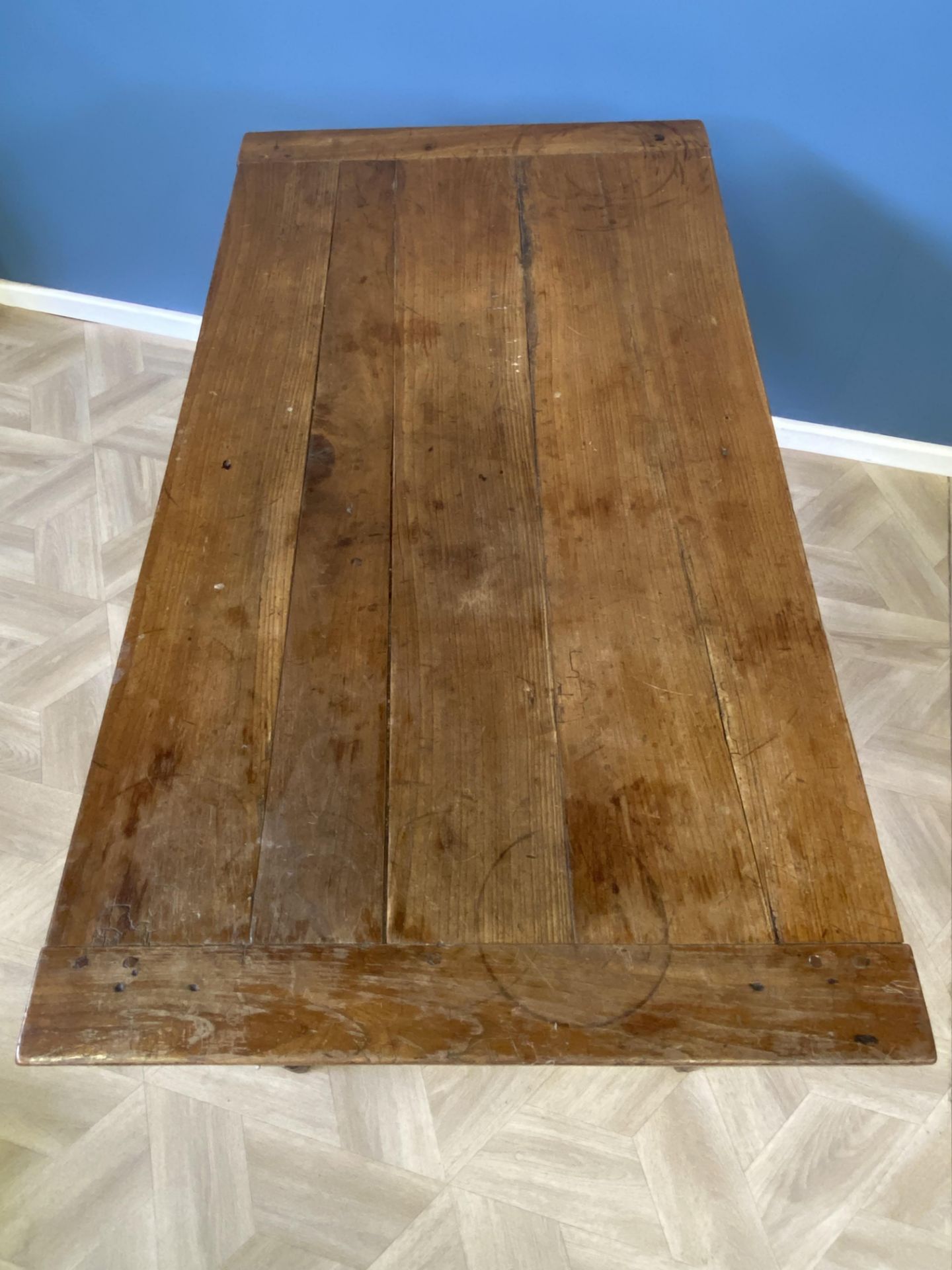 Early 19th century French fruitwood farmhouse table - Image 6 of 6