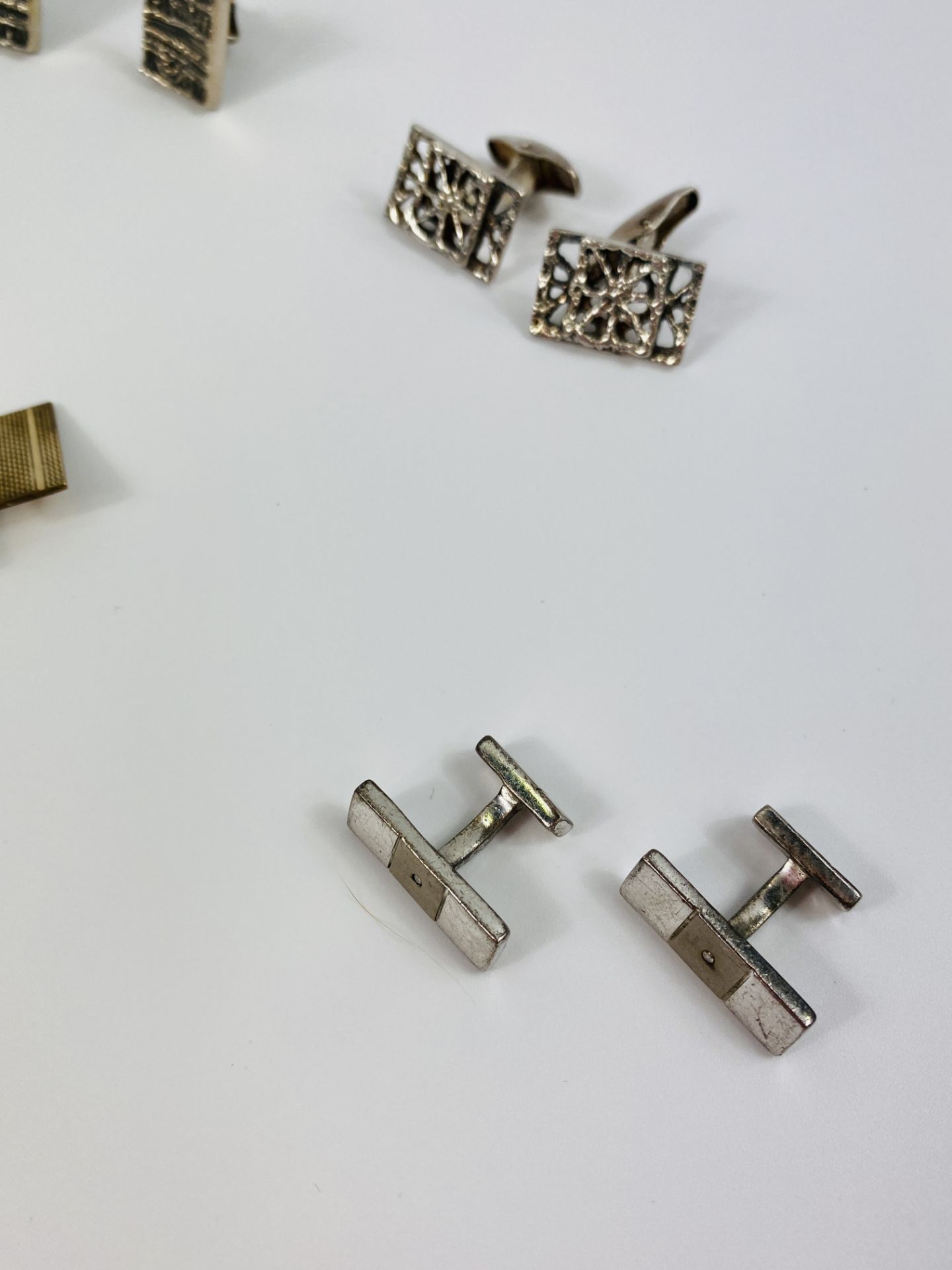 Ten pairs of cufflinks to include some silver - Image 3 of 6