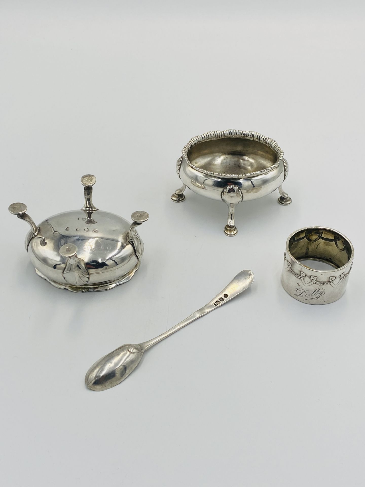 Two silver salts and a silver napkin ring - Bild 5 aus 6