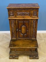 18th century Italian walnut kneeler