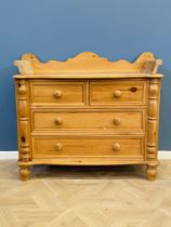 Pine chest of drawers