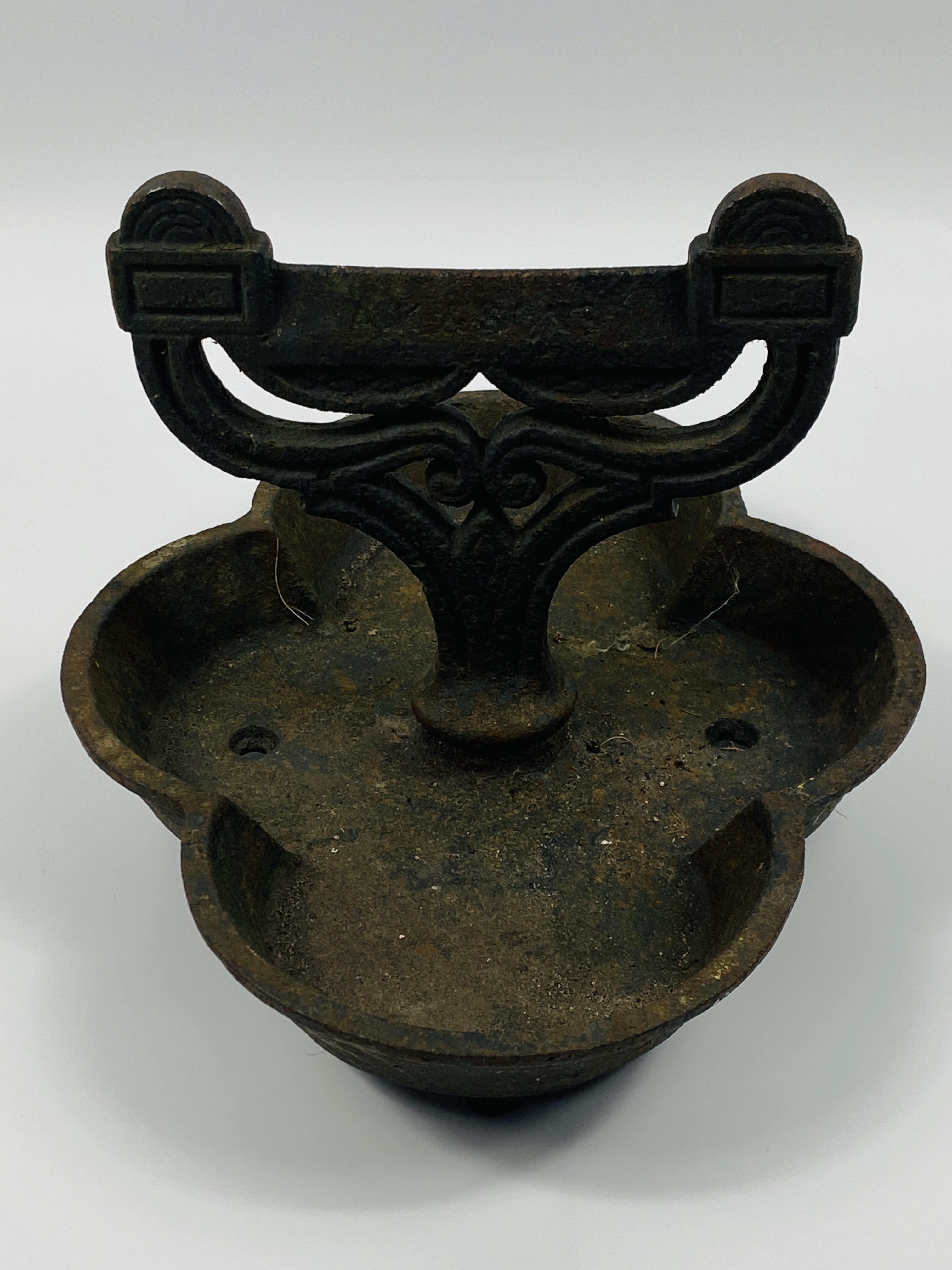 A cast iron doorstop together with a cast iron boot scraper - Image 12 of 16