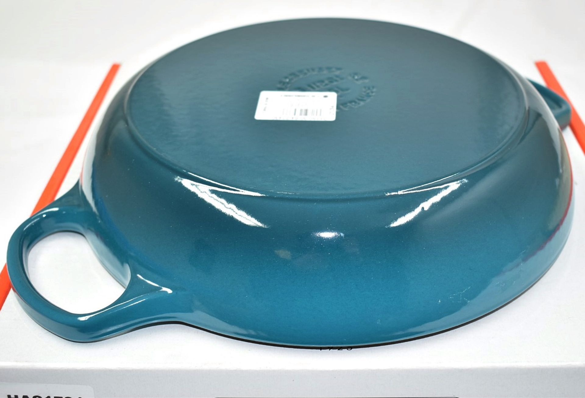 1 x LE CREUSET 'Signature' Enamelled Cast Iron Shallow Casserole Dish (30cm) - Original RRP £270.00 - Image 8 of 17