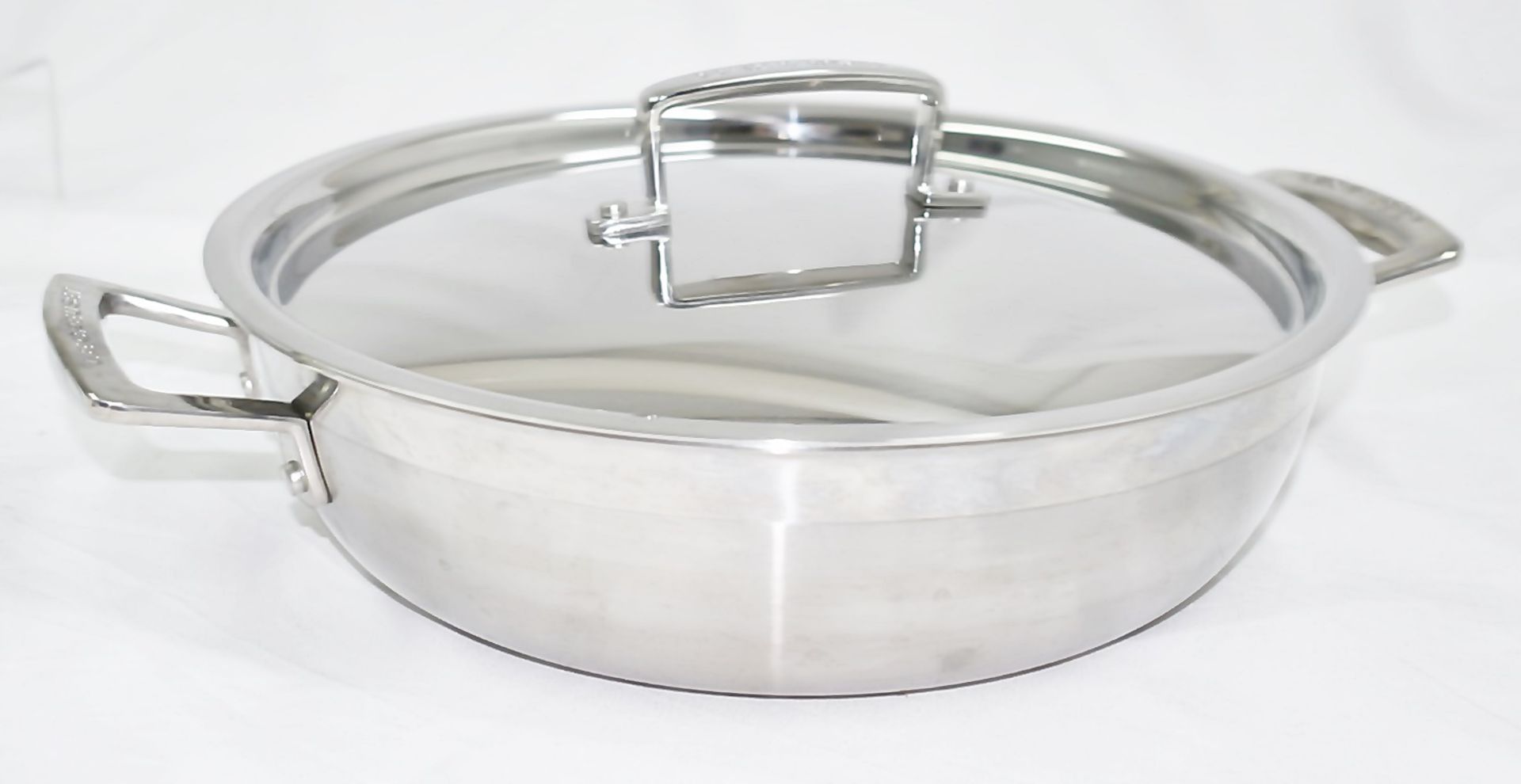 1 x LE CREUSET 3-Ply Stainless Steel Shallow Casserole Dish (26cm) - Original Price £135.00 - Image 4 of 9