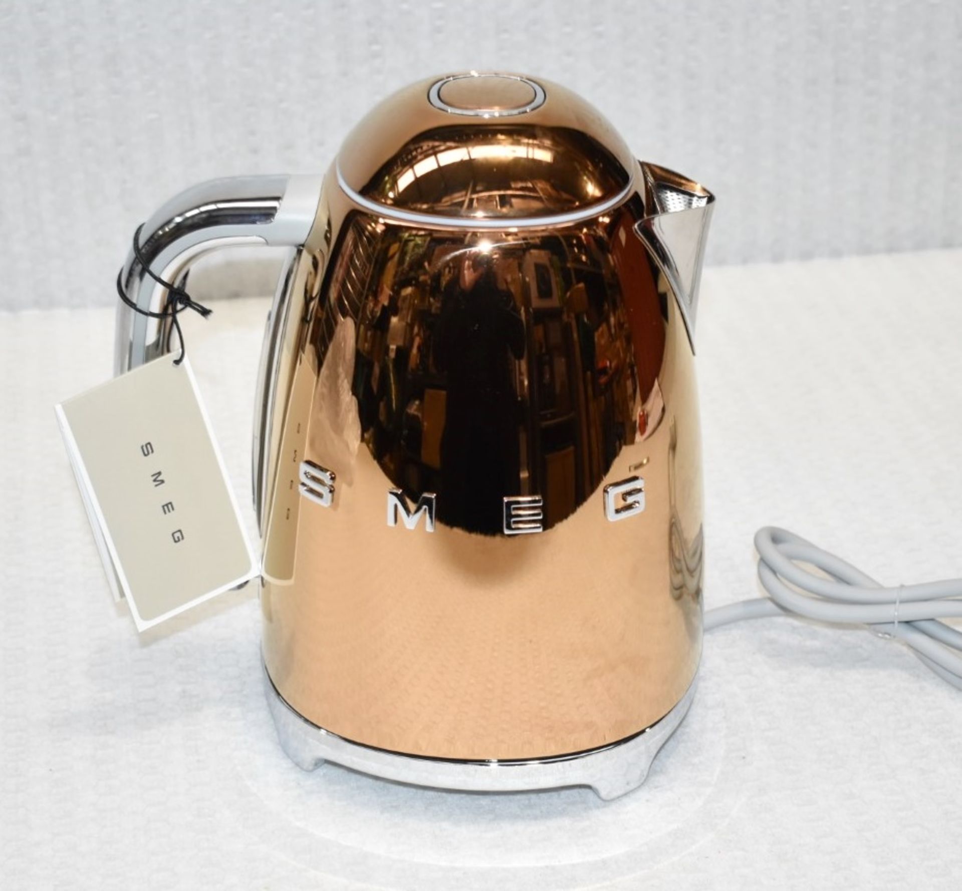 1 x SMEG 50’s Retro Style 1.7L Kettle with a Rose Gold Finish - Original Price £189.00 - Image 2 of 11