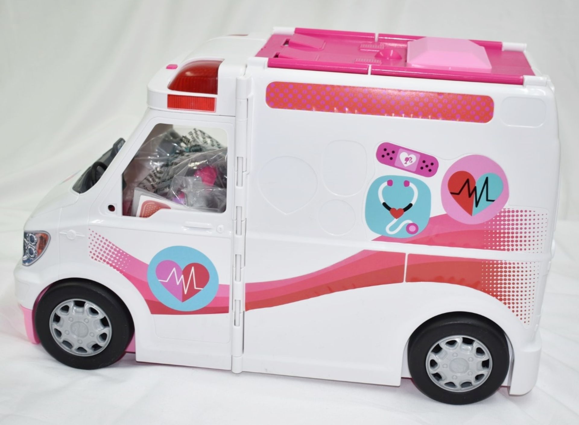 1 x BARBIE Care Clinic Playset With Siren Lights and Sound - Original Price £62.95 - Boxed Stock - Image 7 of 11