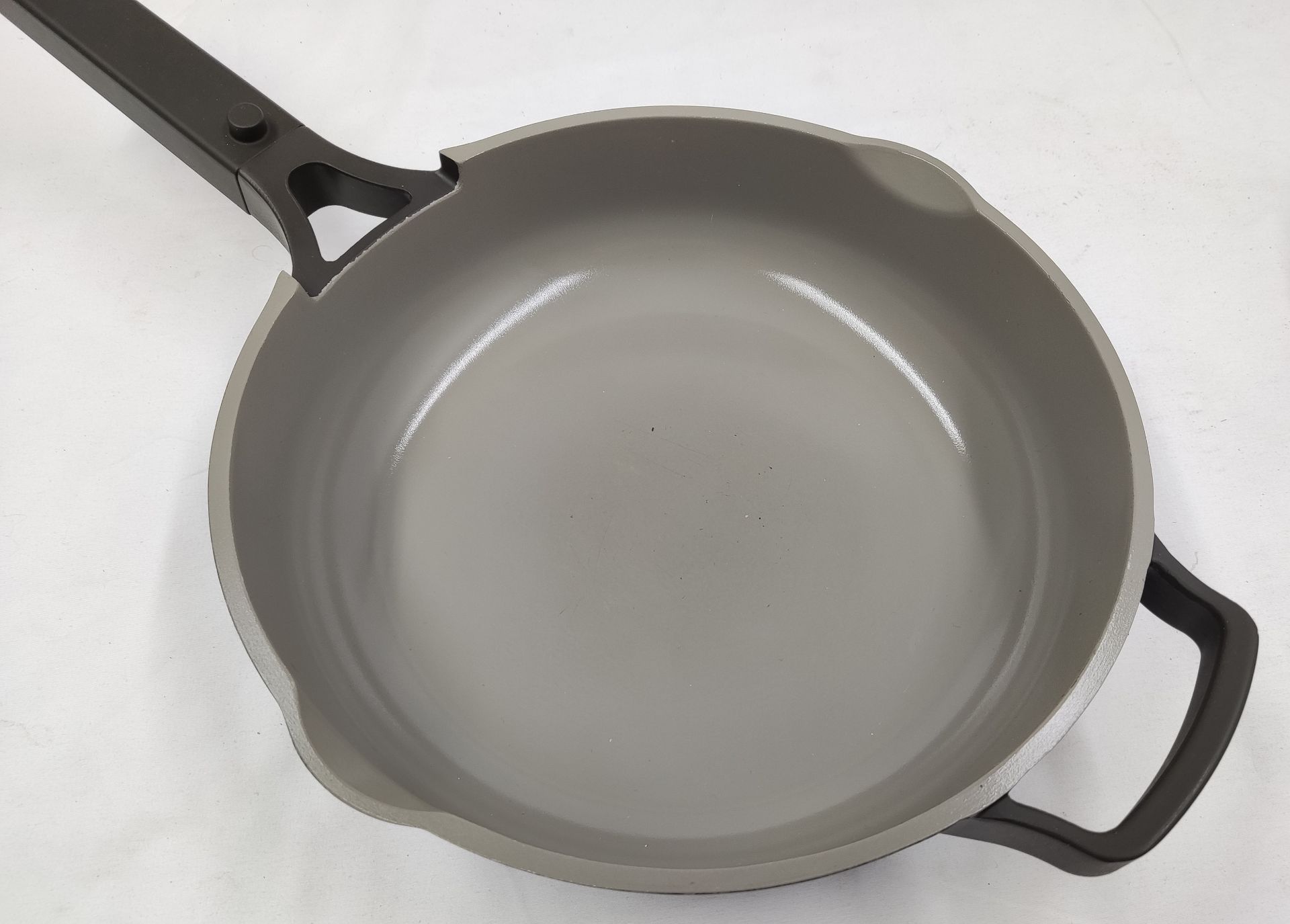 1 x OUR PLACE Our Place Cast Iron Always Pan In Charcoal - RRP £135 - Ref: 7260391/HOC165/HC6 - - Image 14 of 17