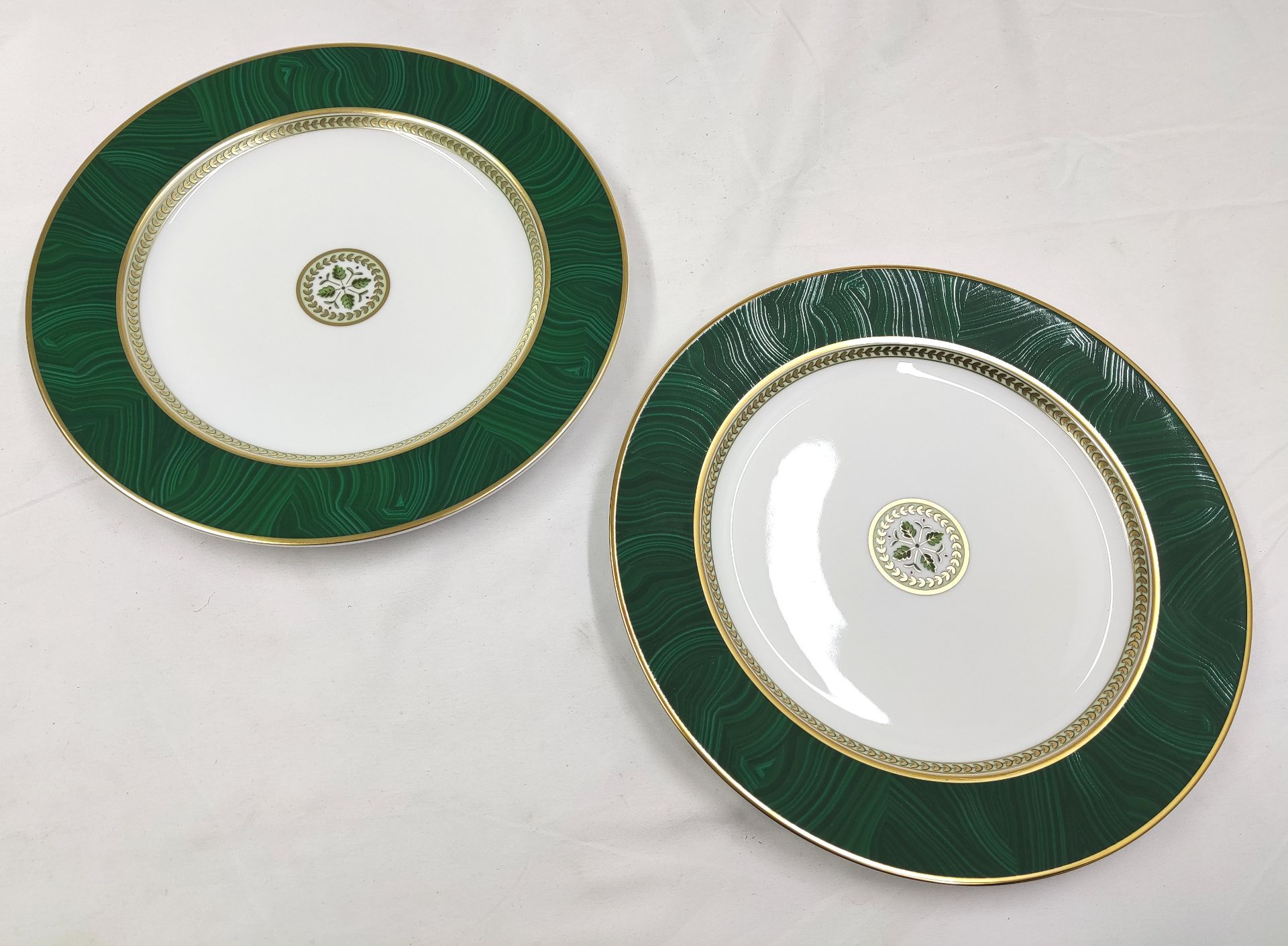 1 x BERNARDAUD Constance Malachite Service Plate X 2 - Boxed - Original RRP £358.00 - Image 7 of 20