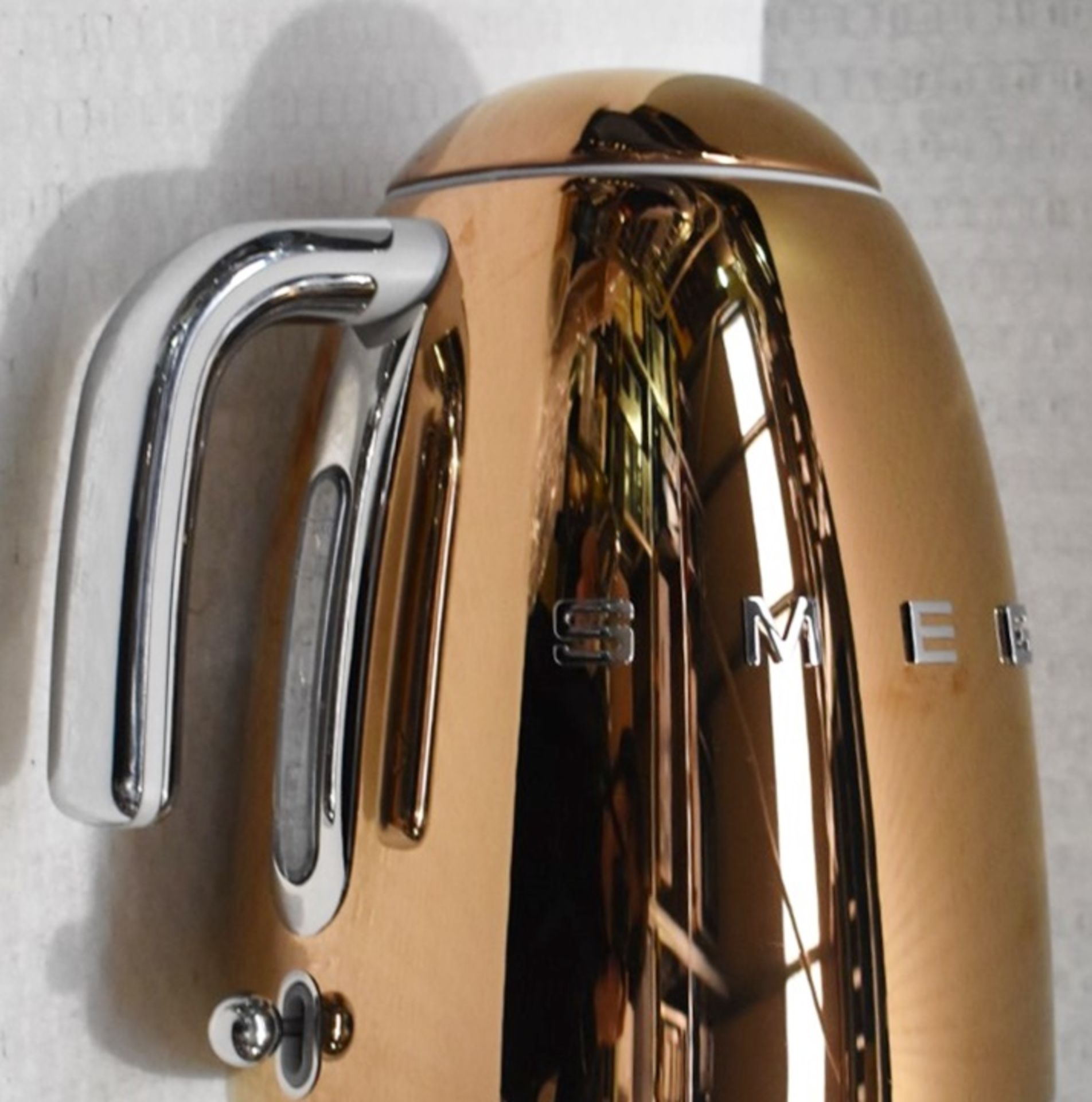 1 x SMEG 50’s Retro Style 1.7L Kettle with a Rose Gold Finish - Original Price £189.00 - Image 5 of 11