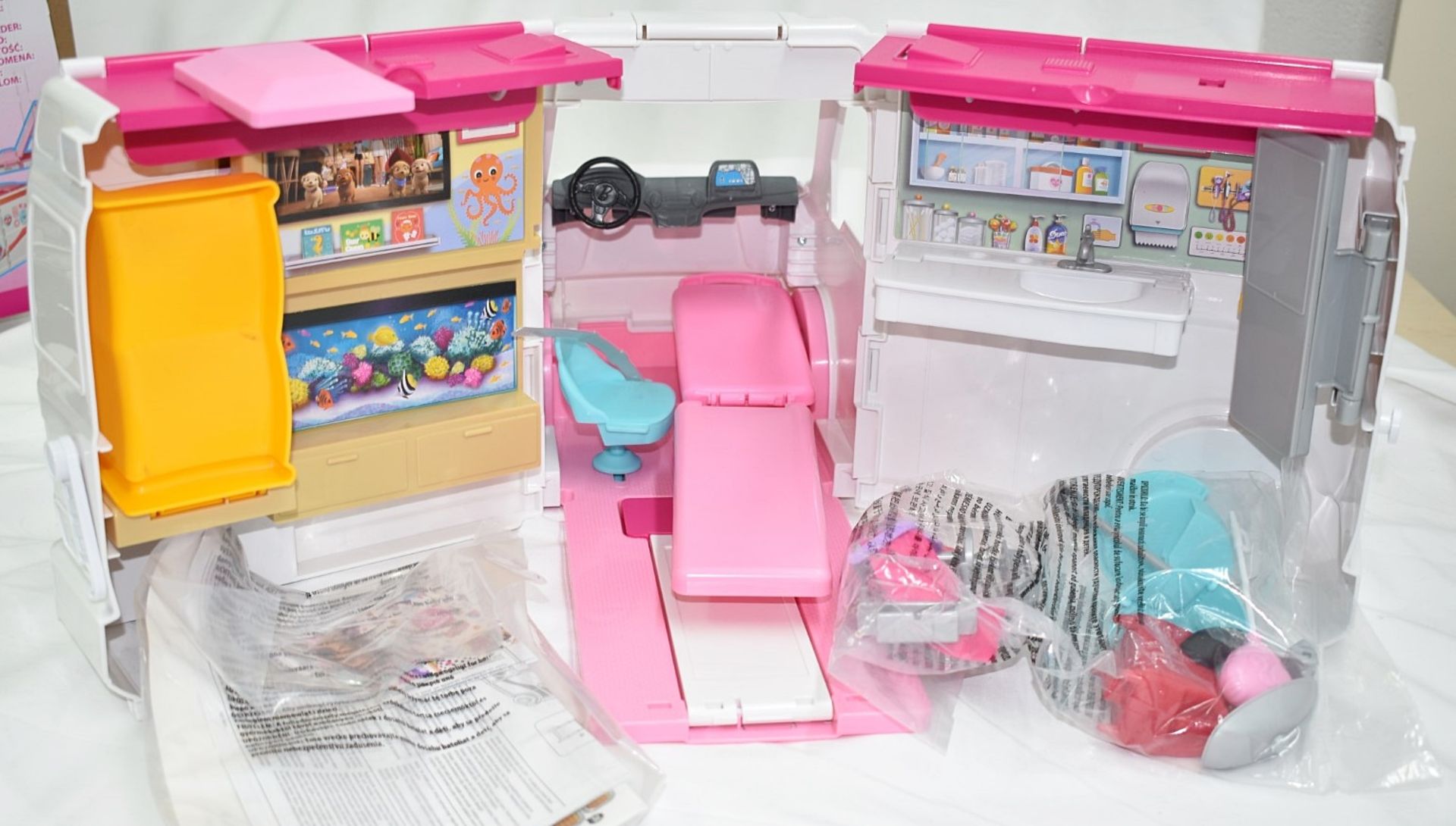 1 x BARBIE Care Clinic Playset With Siren Lights and Sound - Original Price £62.95 - Boxed Stock - Image 8 of 11