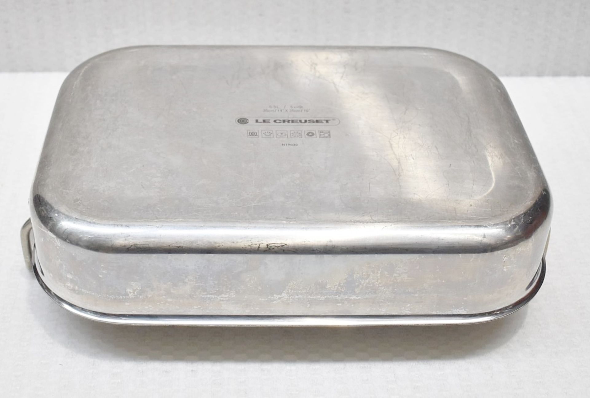 1 x LE CREUSET 3-Ply Stainless Steel 35cm Rectangular Roaster - Ex-display - Original Price £159.00 - Image 3 of 6