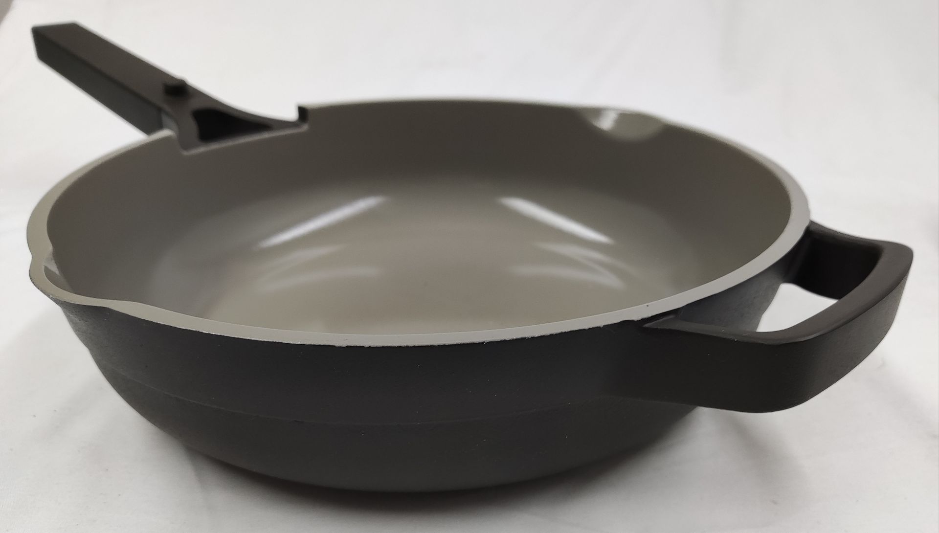 1 x OUR PLACE Our Place Cast Iron Always Pan In Charcoal - RRP £135 - Ref: 7260391/HOC165/HC6 - - Image 12 of 17