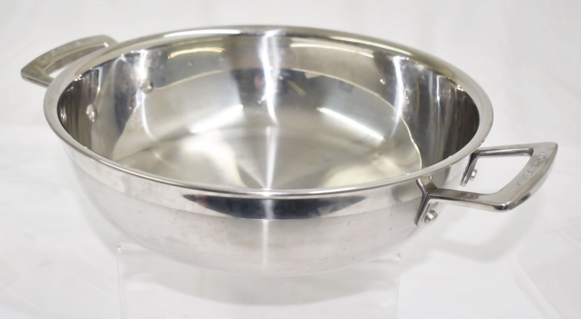 1 x LE CREUSET 3-Ply Stainless Steel Shallow Casserole Dish (26cm) - Original Price £135.00 - Image 5 of 9