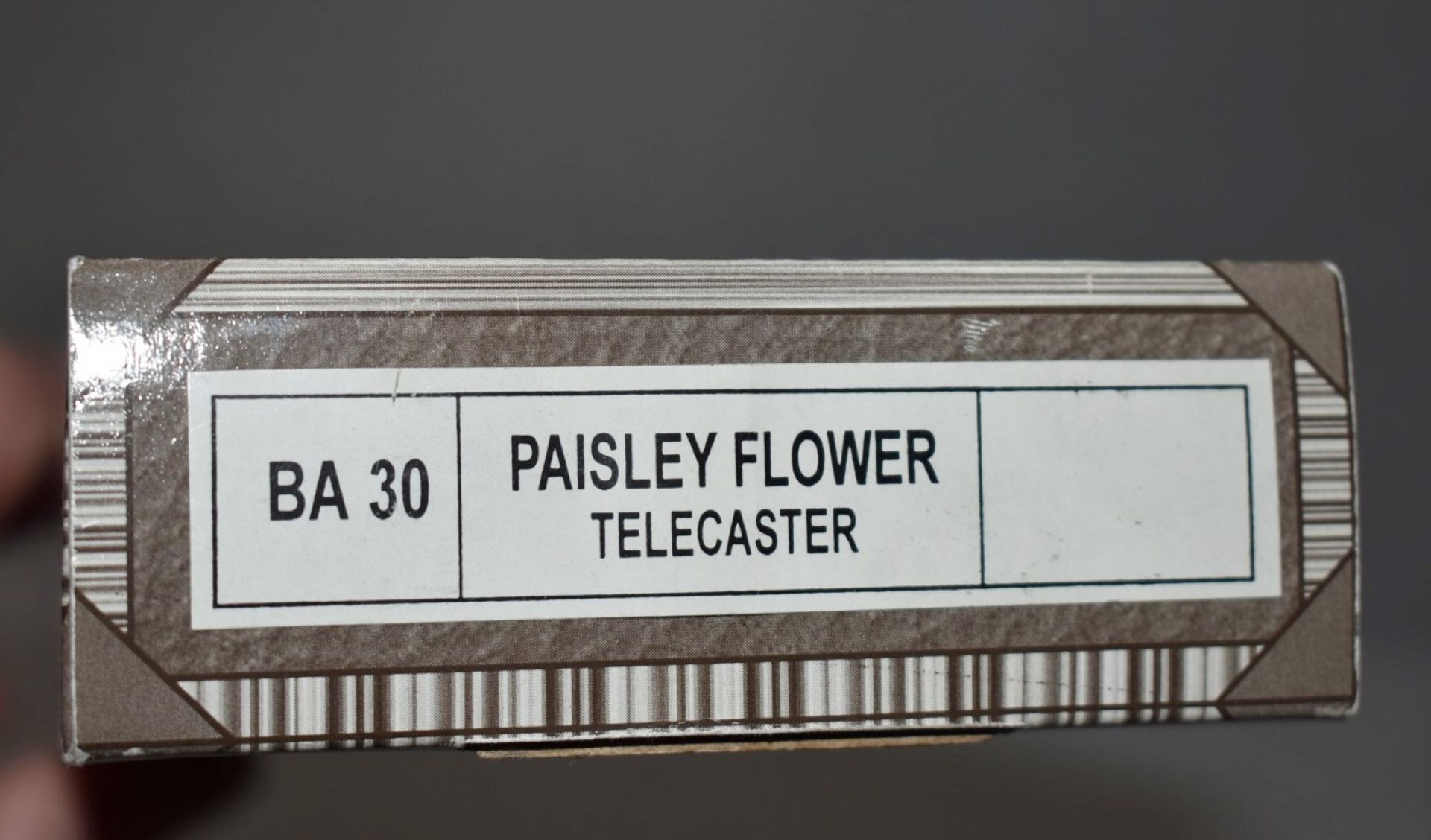 1 x Miniature Hand Made Guitar - Paisley Flower, Fender Telecastor - New & Unused - RRP £35 - Image 4 of 4