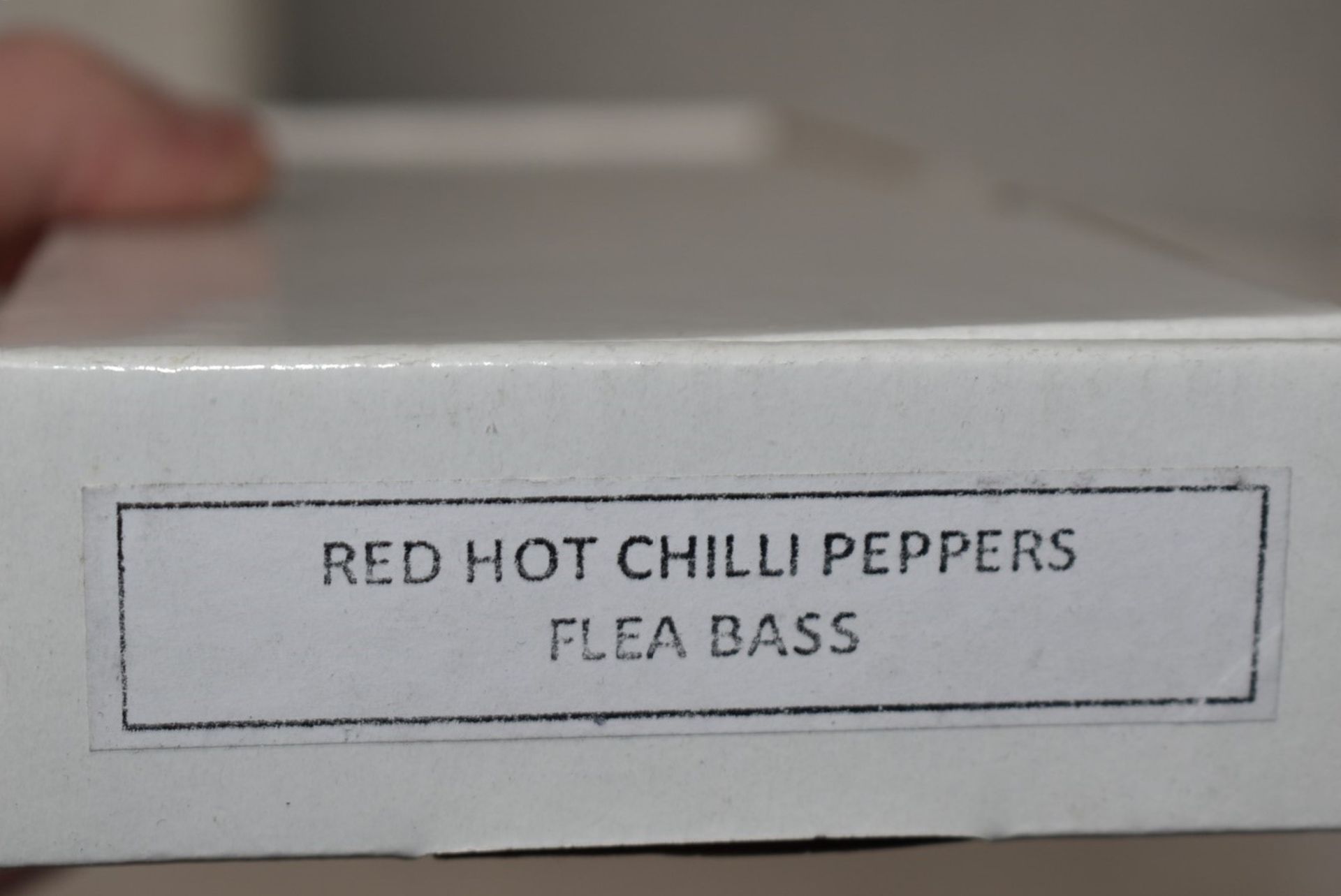 1 x Miniature Hand Made Guitar - Red Hot Chilli Peppers Flea Bass - New & Unused - RRP £35 - Image 5 of 5