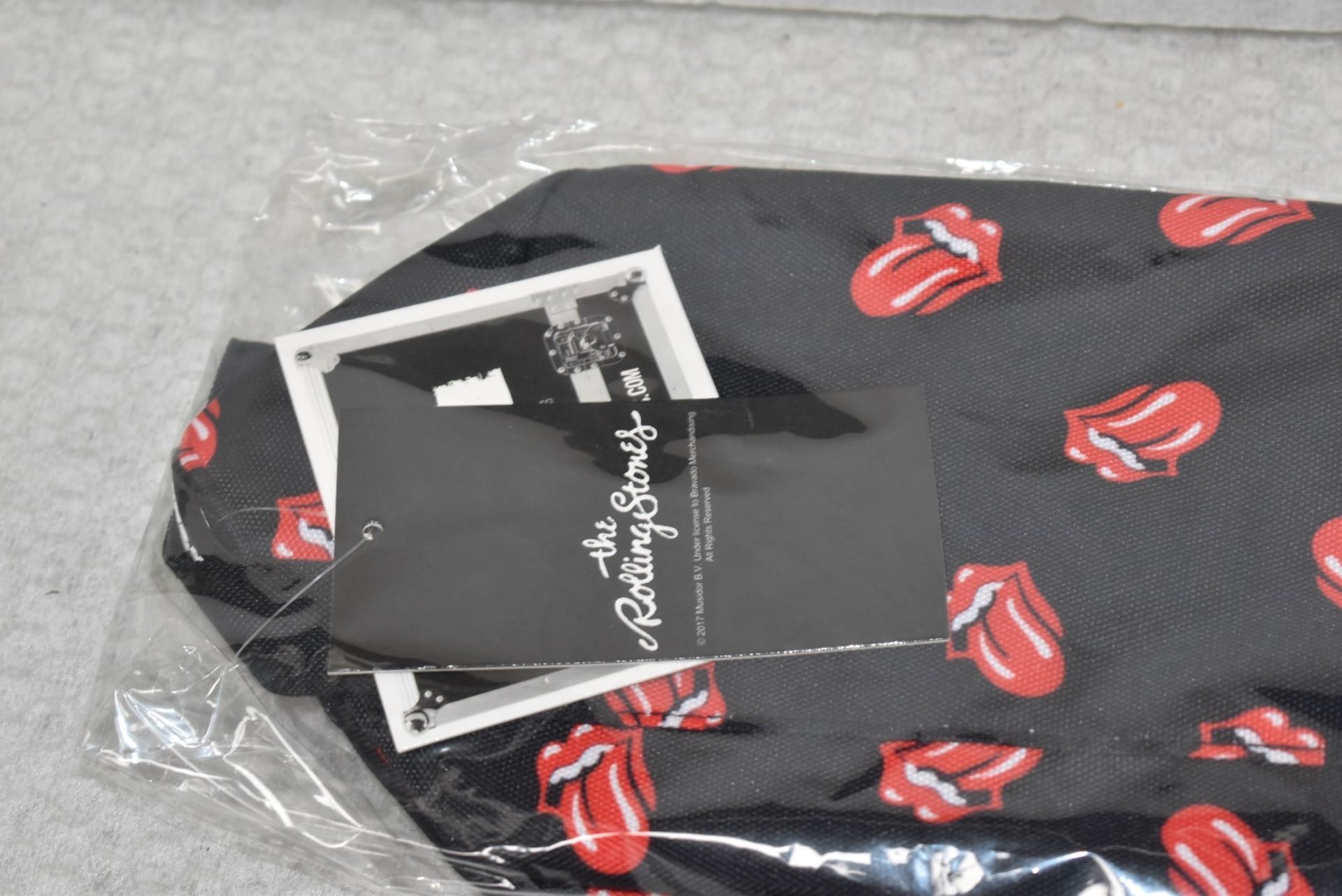 1 x Rolling Stones Travellers Wash Bag by Rock Sax - Iconic Tongue and Lips Logo - Officially - Image 6 of 6