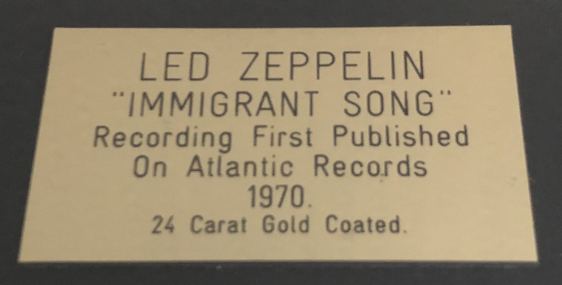 1 x 24 Carat Gold Coated 7 Inch Vinyl Record - LED ZEPPELIN IMMIGRANT SONG - Mounted and Presented - Image 2 of 5