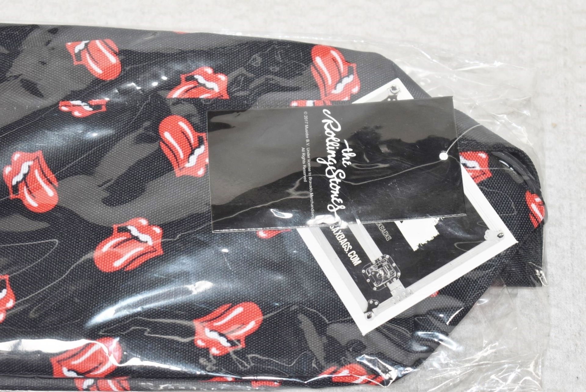 1 x Rolling Stones Travellers Wash Bag by Rock Sax - Iconic Tongue and Lips Logo - Officially - Image 2 of 6