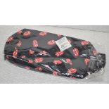 1 x Rolling Stones Travellers Wash Bag by Rock Sax - Iconic Tongue and Lips Logo - Officially