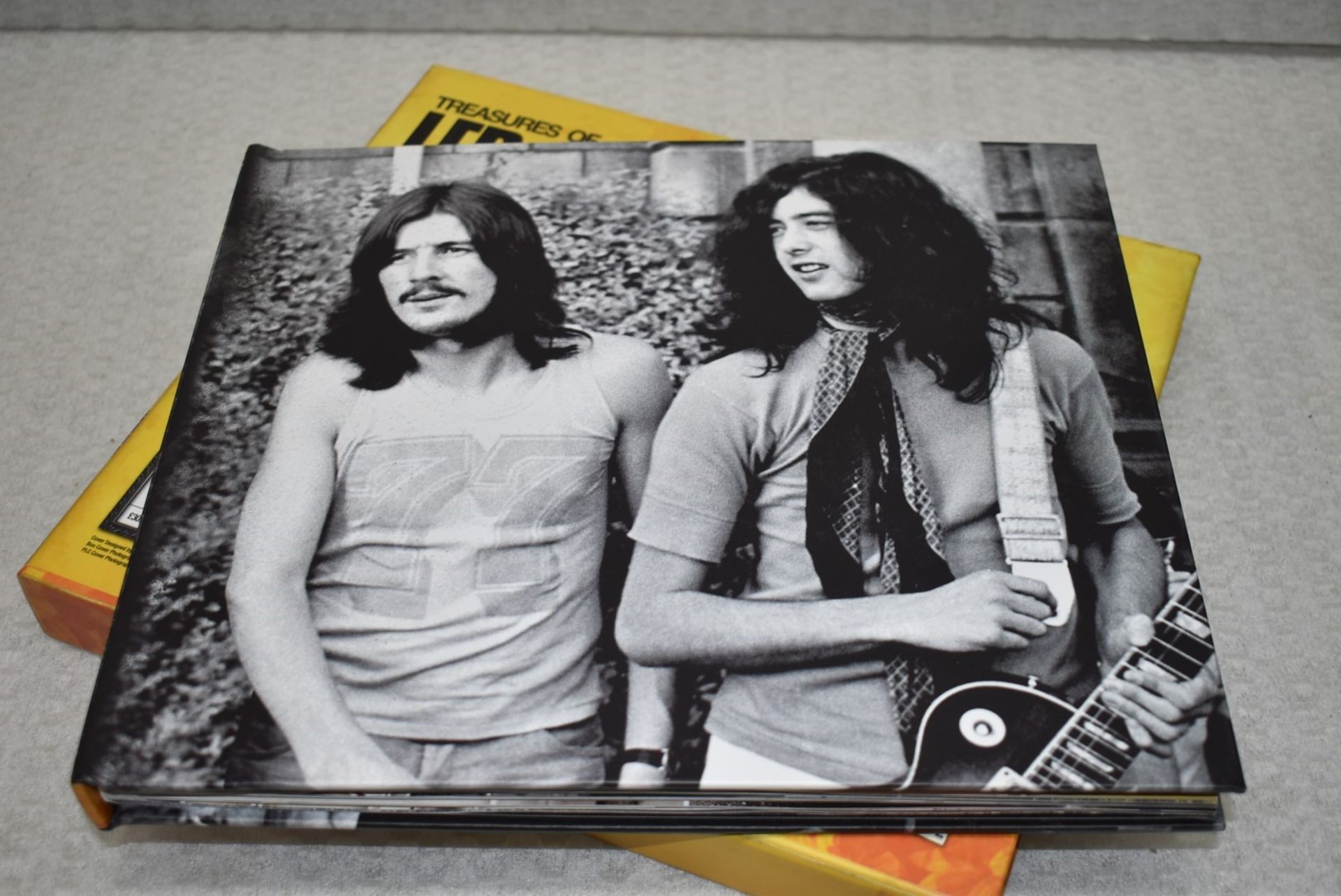 1 x Treasures of Led Zeppelin Box Set - Includes Illustrated Book and Facsimiles of Rare Memorabilia - Image 3 of 9