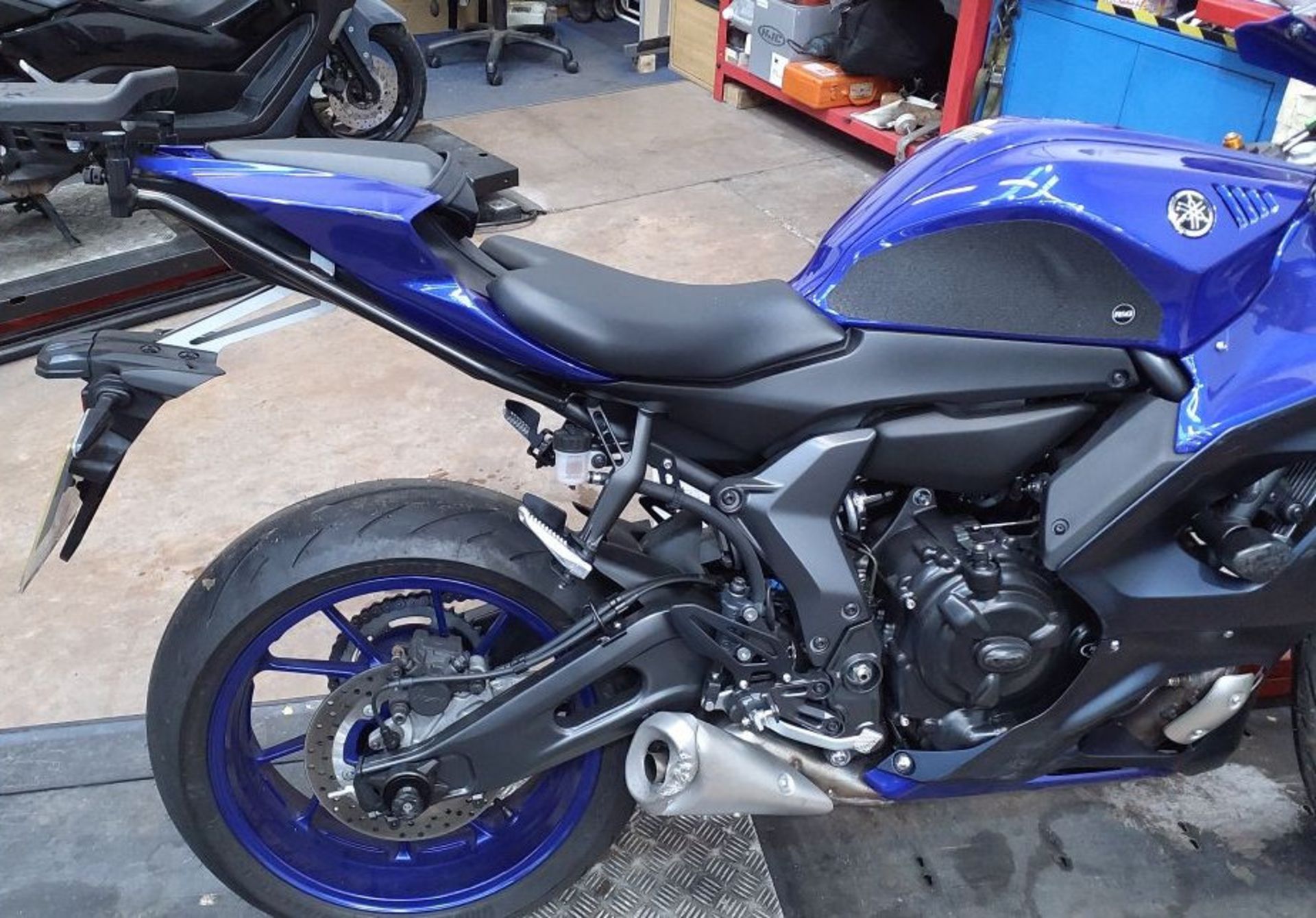 1 x 2022 YAMAHA YZF R7 (YZF690) - 163 Miles - Reg: LR72 GXB - Cat N - CL887 - Location: Dudley DY2 - Image 3 of 11