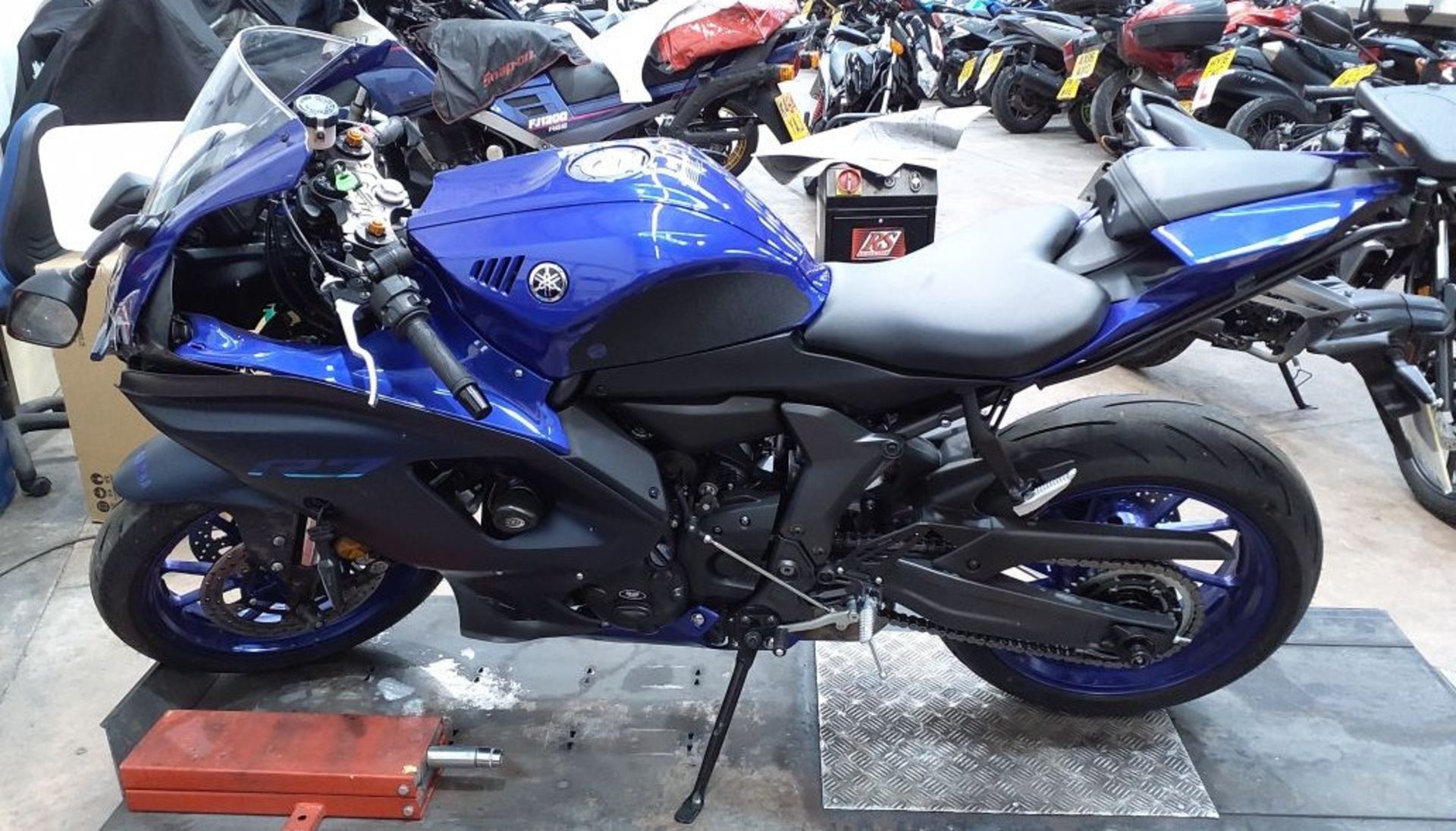 1 x 2022 YAMAHA YZF R7 (YZF690) - 163 Miles - Reg: LR72 GXB - Cat N - CL887 - Location: Dudley DY2