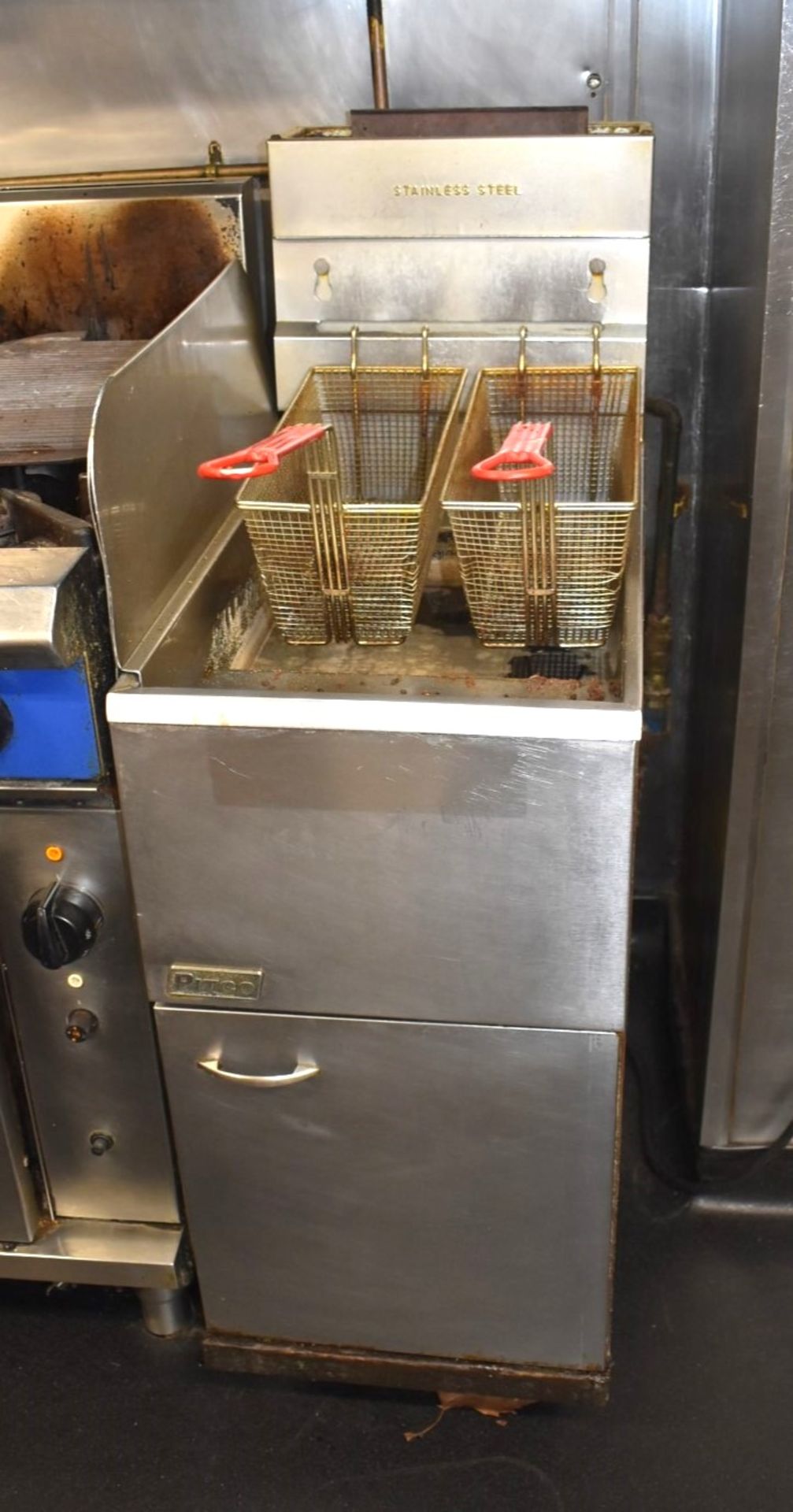 1 x Pitco 35C+ Single Tank 40cm Gas Fryer With Baskets - Image 2 of 5