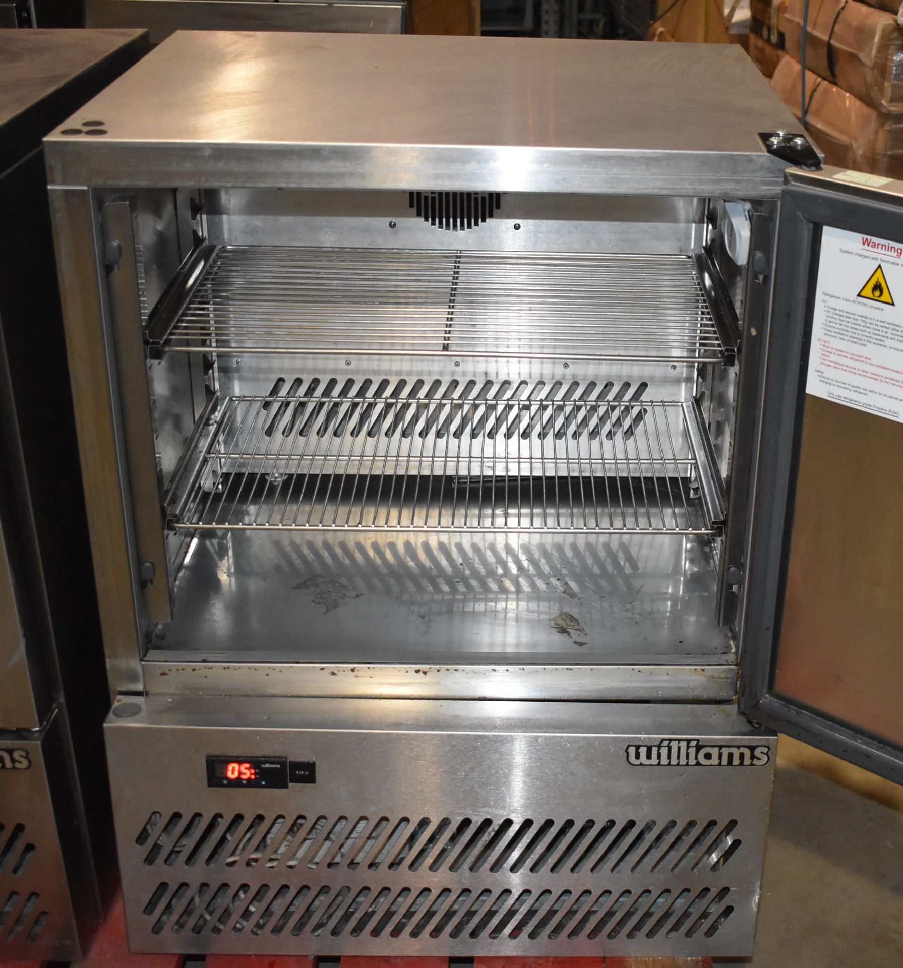 1 x Williams H5UC Single Door Stainless Steel Undercounter Fridge With Easy Grab Handle - Image 5 of 5