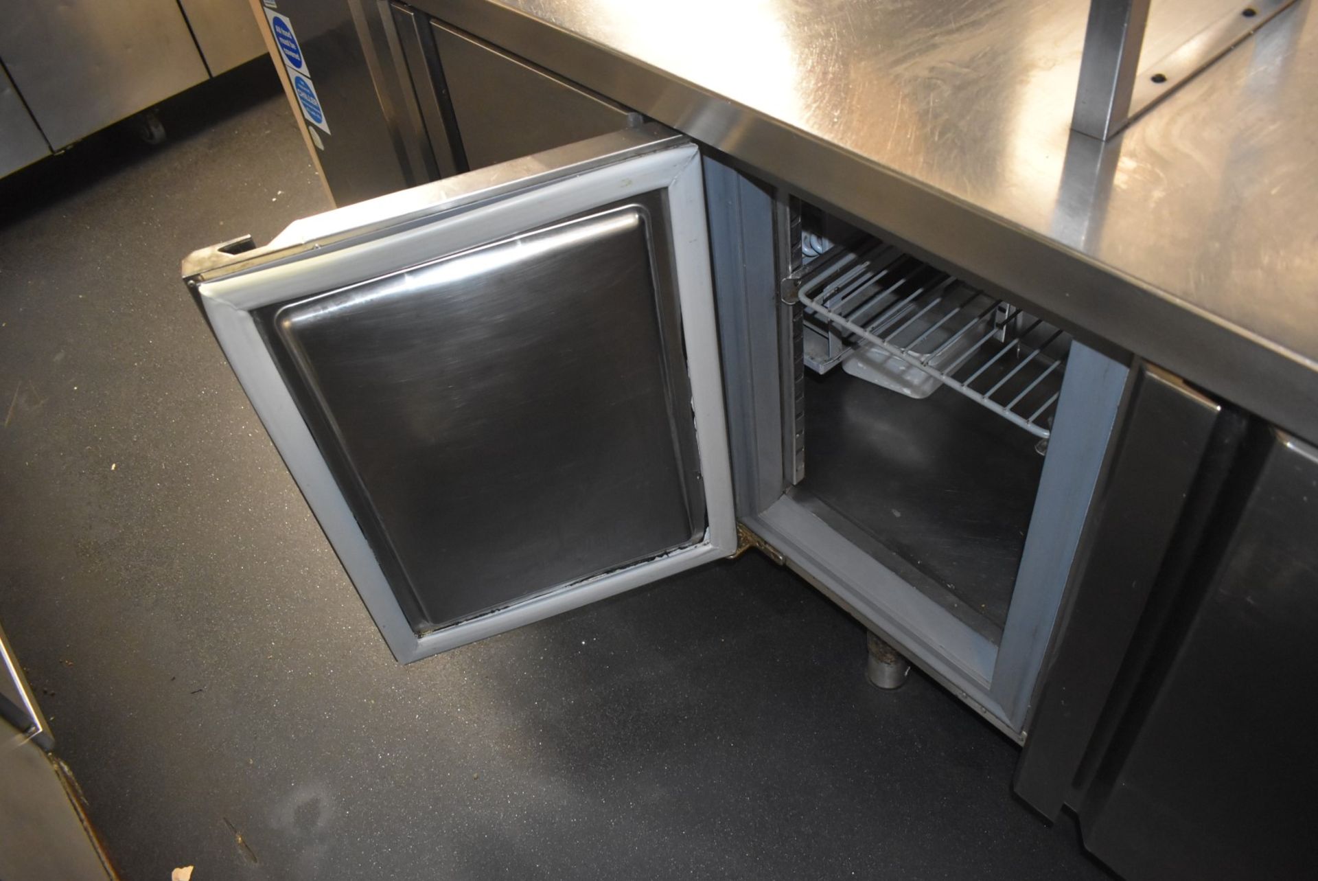 1 x Infrico 4 Door Countertop Refrigerator With Passthrough Shelves and Ticket Rails - Image 11 of 18