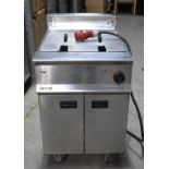 1 x Lincat Opus 800 Single Tank Commercial Fryer - 3 Phase - Approx RRP £3,800 - Recently Removed