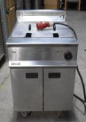 1 x Lincat Opus 800 Single Tank Commercial Fryer - 3 Phase - Approx RRP £3,800 - Recently Removed