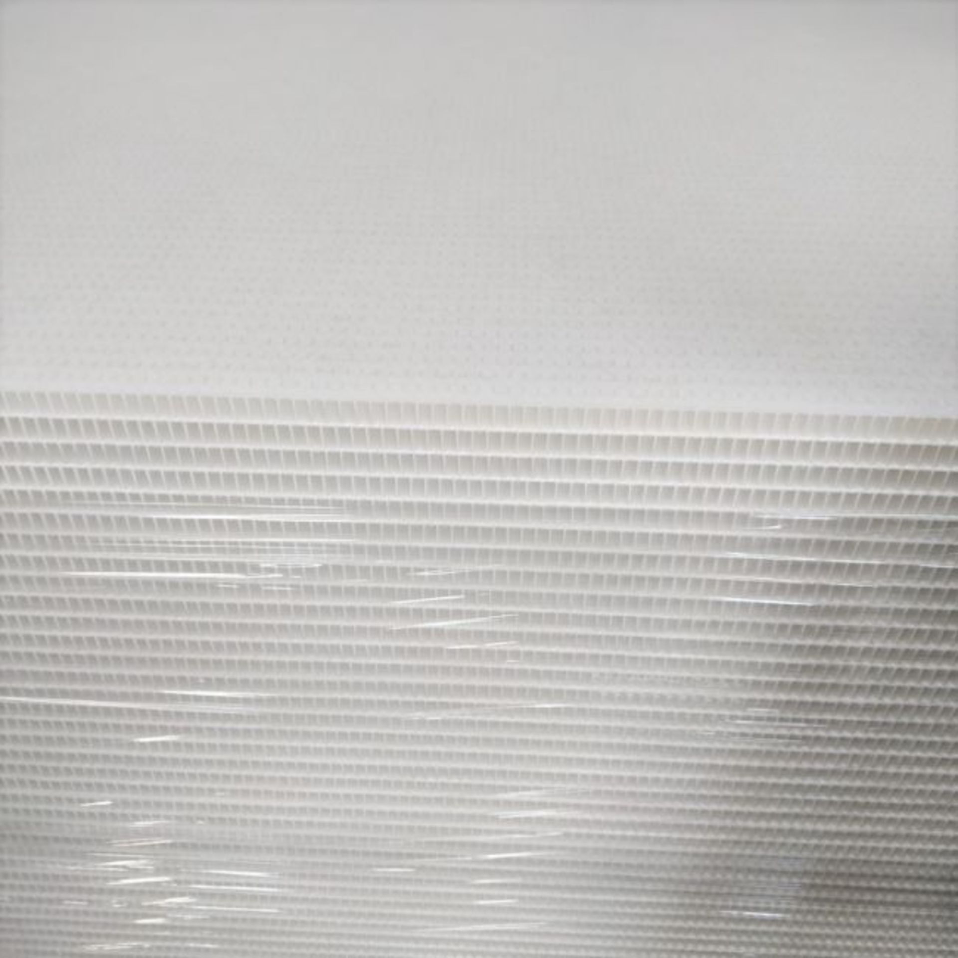 100 x ThermHex Thermoplastic Honeycomb Core Panels - Size: Approx. 2630 x 1210 x 18mm - New - Image 2 of 12