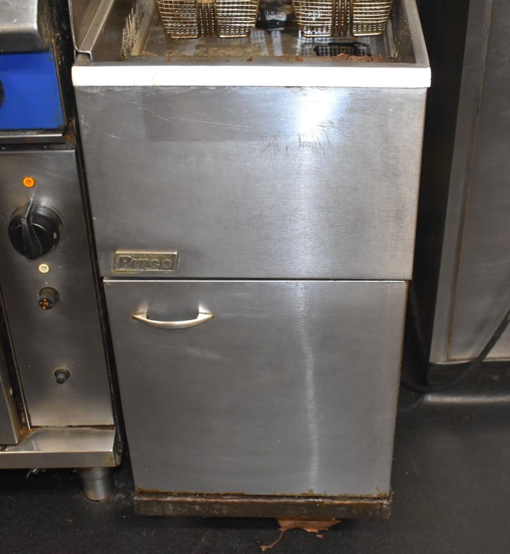 1 x Pitco 35C+ Single Tank 40cm Gas Fryer With Baskets - Image 3 of 5