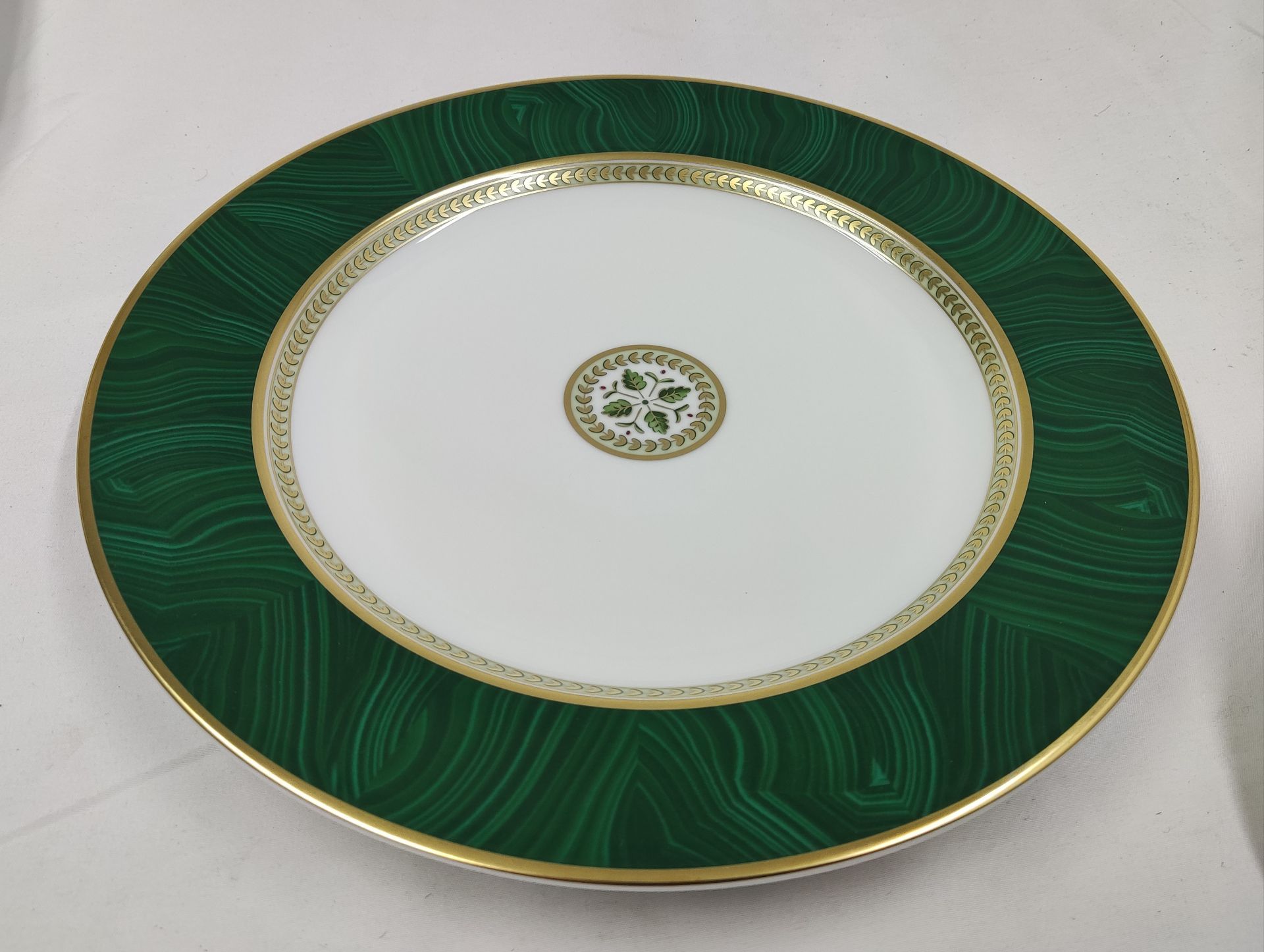 1 x BERNARDAUD Constance Malachite Service Plate X 2 - Boxed - Original RRP £358.00 - Image 2 of 20