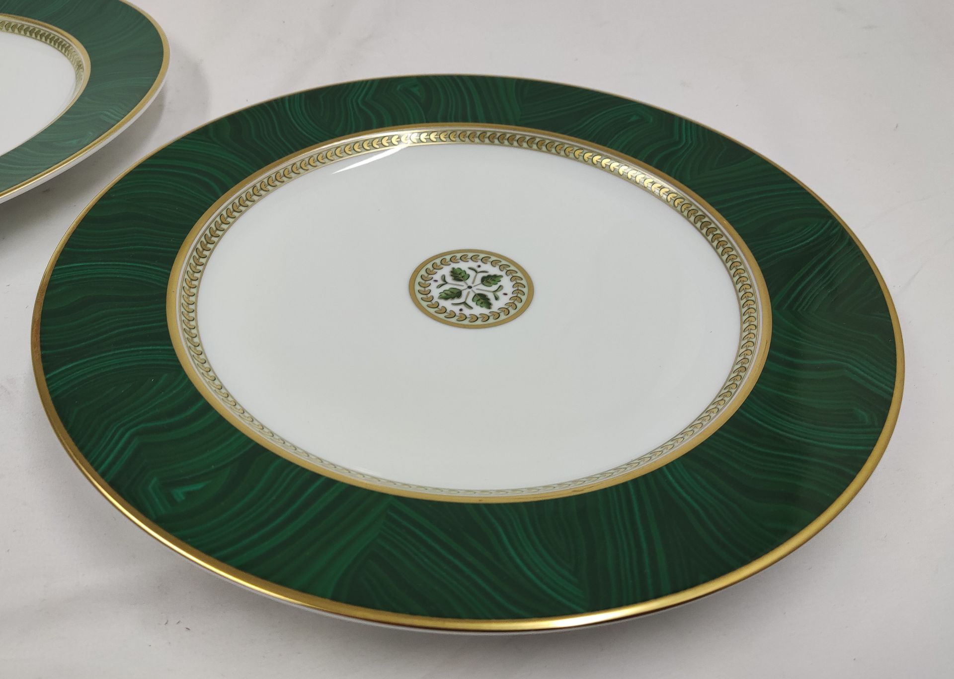 1 x BERNARDAUD Constance Malachite Service Plate X 2 - Boxed - Original RRP £358.00 - Image 11 of 20