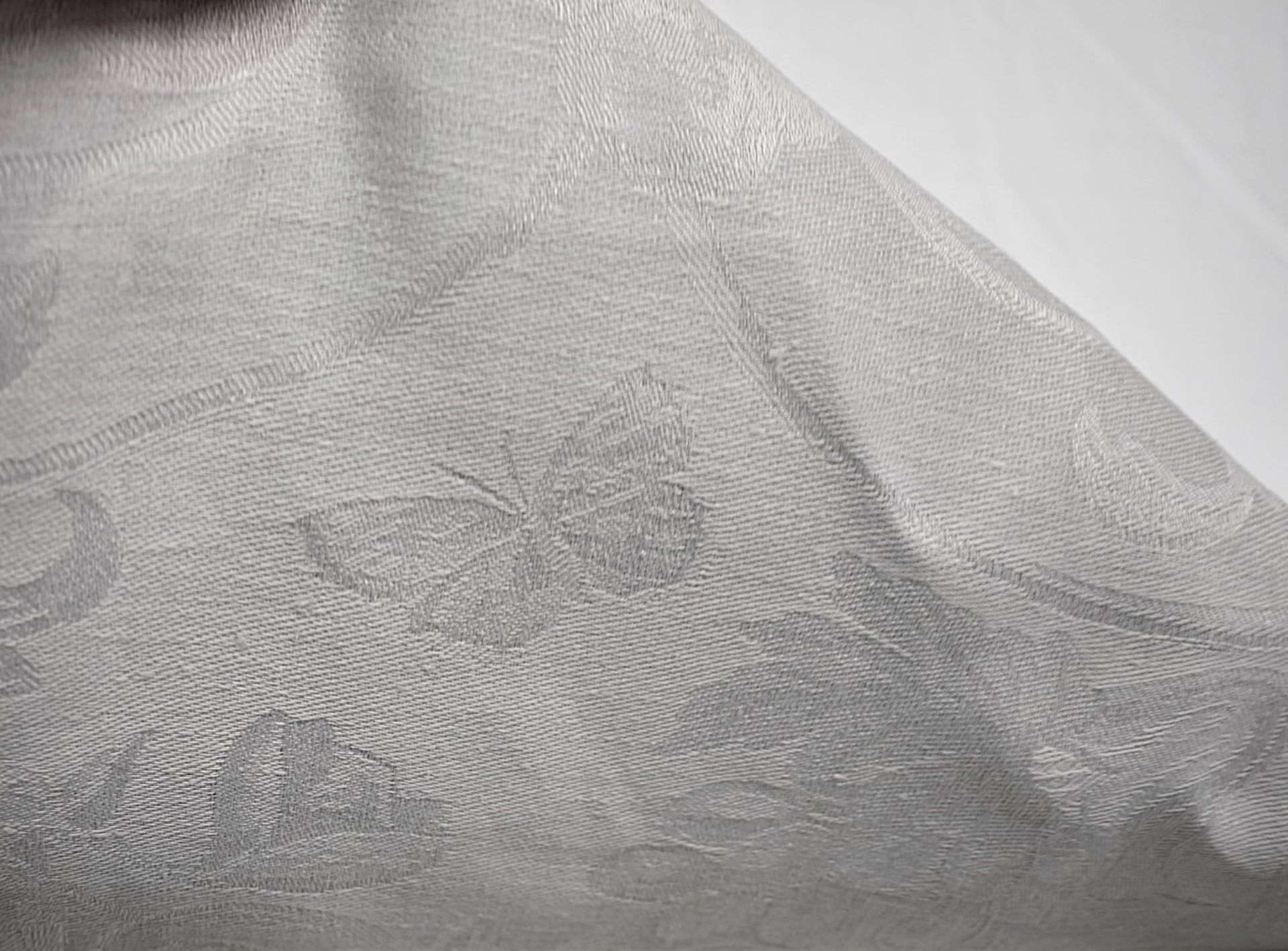 1 x LE JACQUARD FRANÇAIS 'Tivoli' Luxury Linen Tablecloth Ø240cm - Original Price £385.00 - Image 7 of 8
