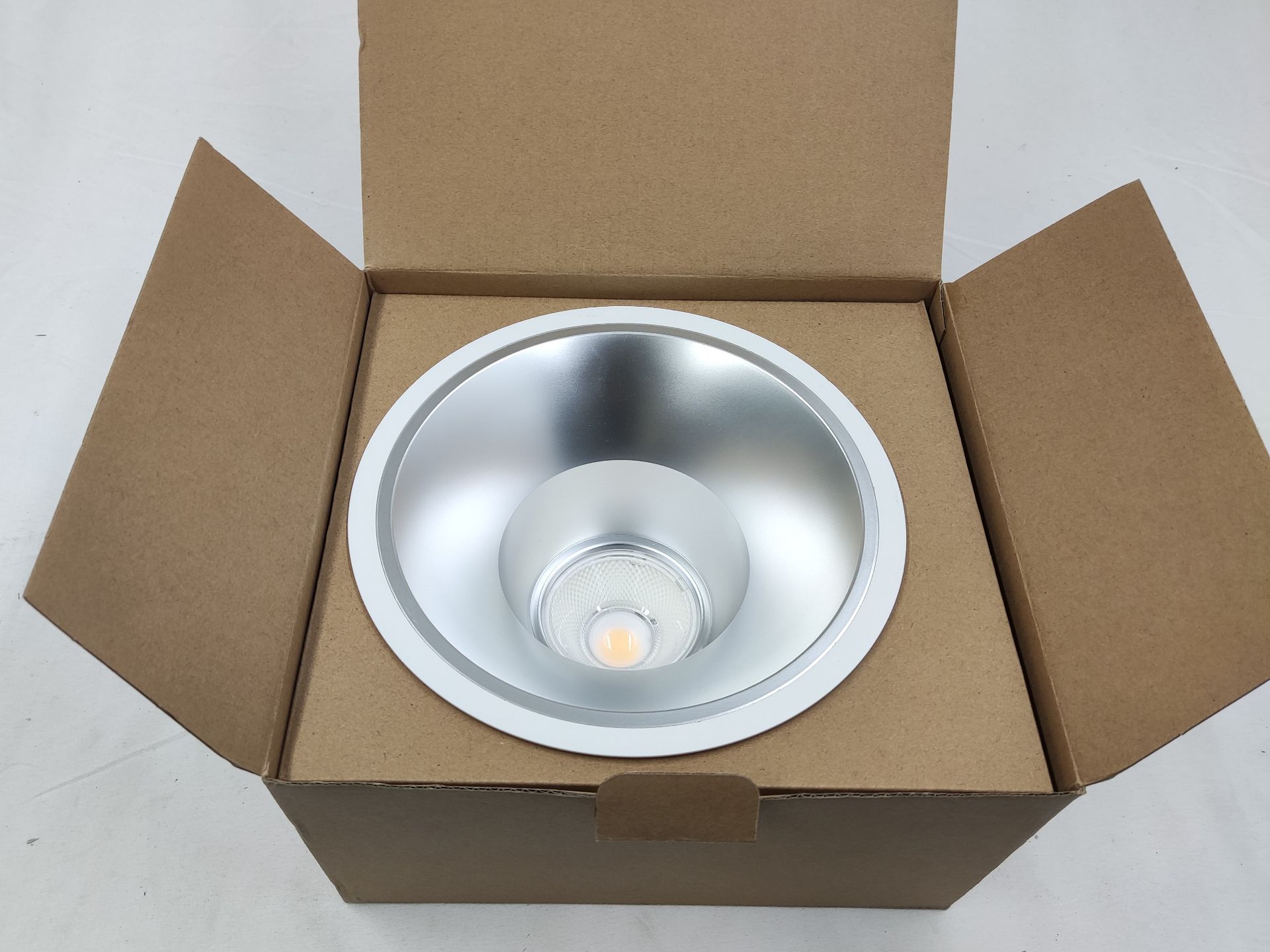 1 x ATRIUM Dome Led Downlight D200-38W Non-Dimmable 4000K 60Deg 4100Lm 42W 220-240V - Diameter 21. - Image 2 of 7