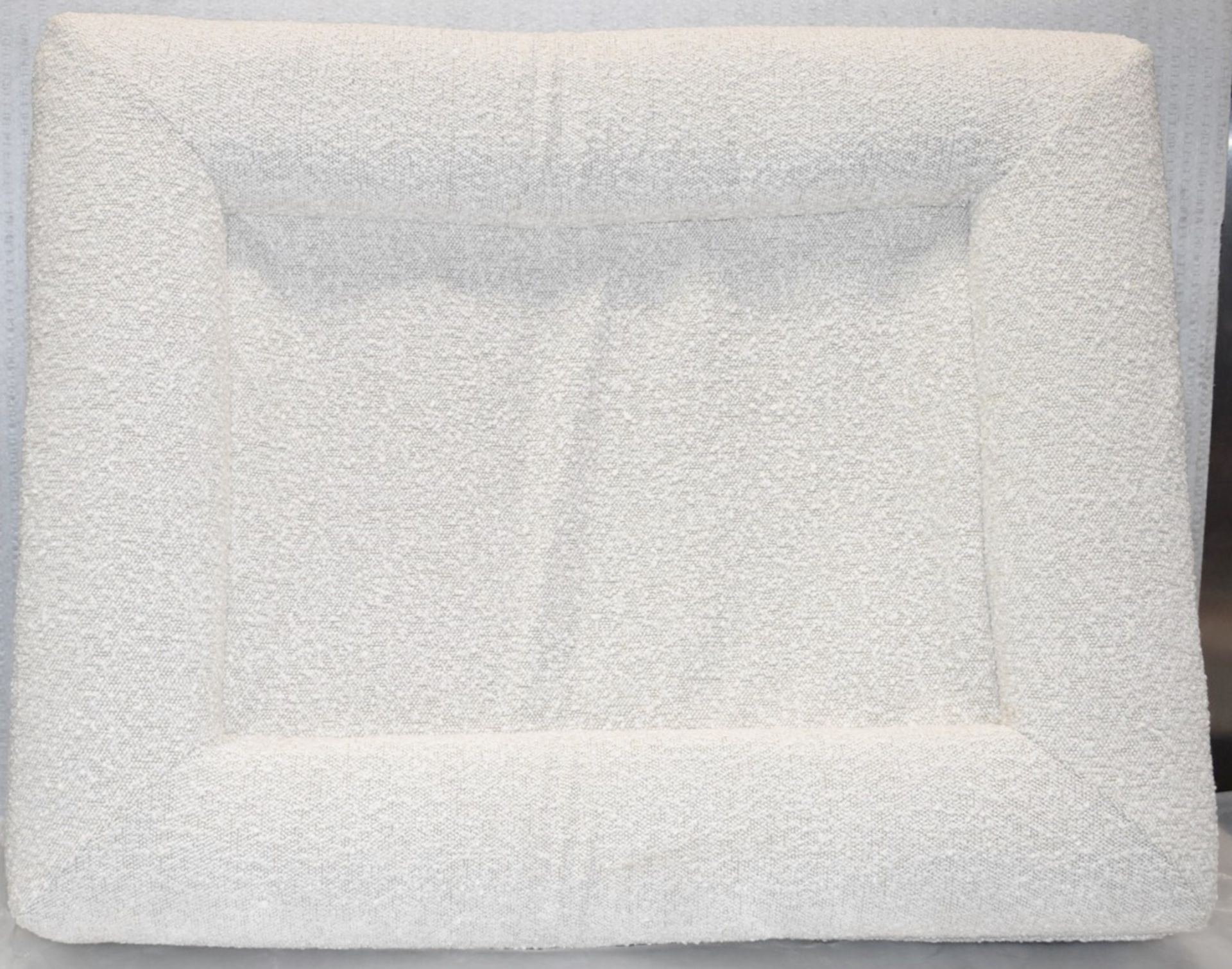 1 x TEDDY LONDON 'Bouclé' Luxury Medium Sized Dog Bed, in Cream - Original Price £169.00 - Image 5 of 8