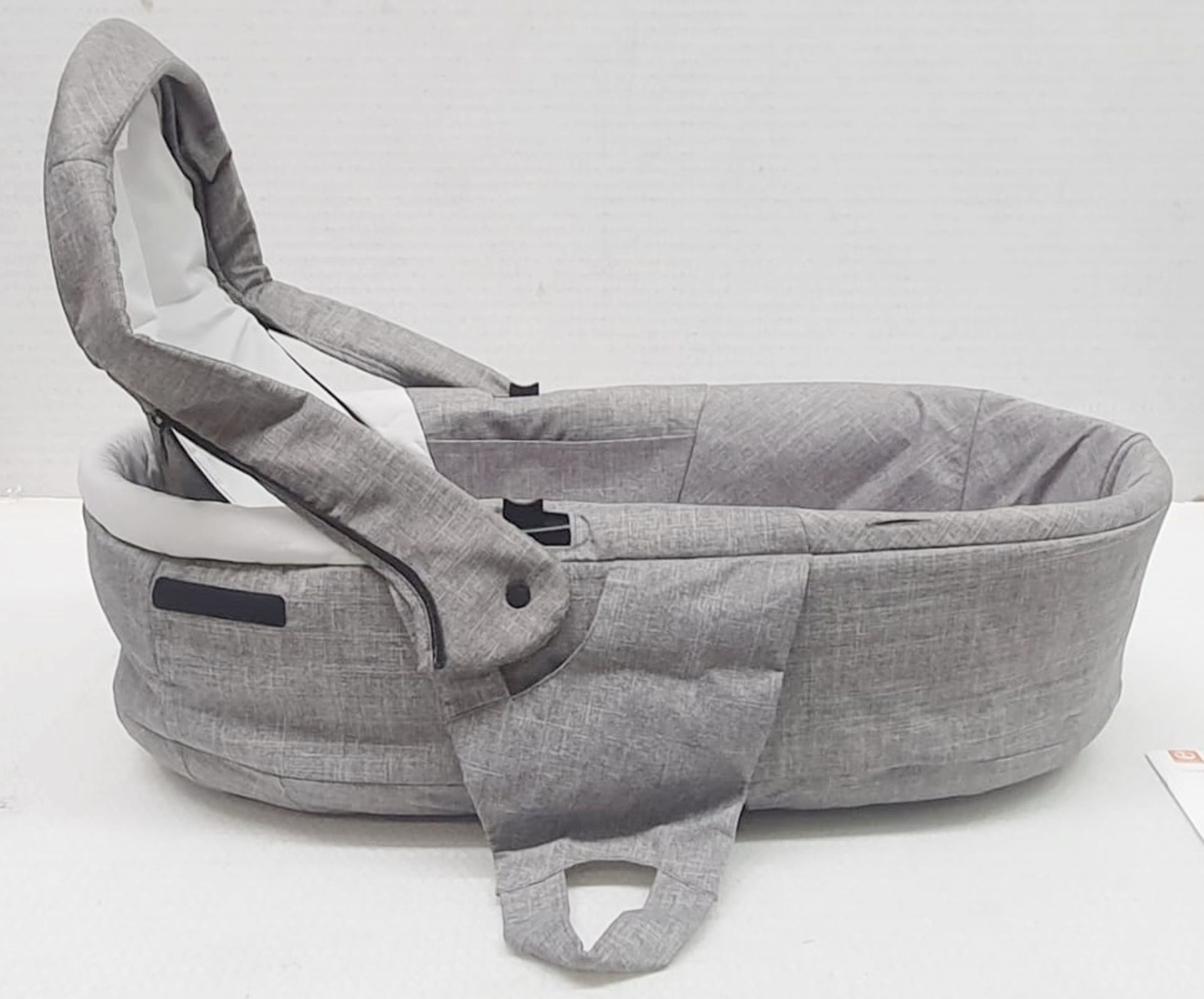 1 x STOKKE Beat Carry Cot - Original Price £199.99 - Unused Boxed Stock - Ref: HTY320 / WH2-SCT -