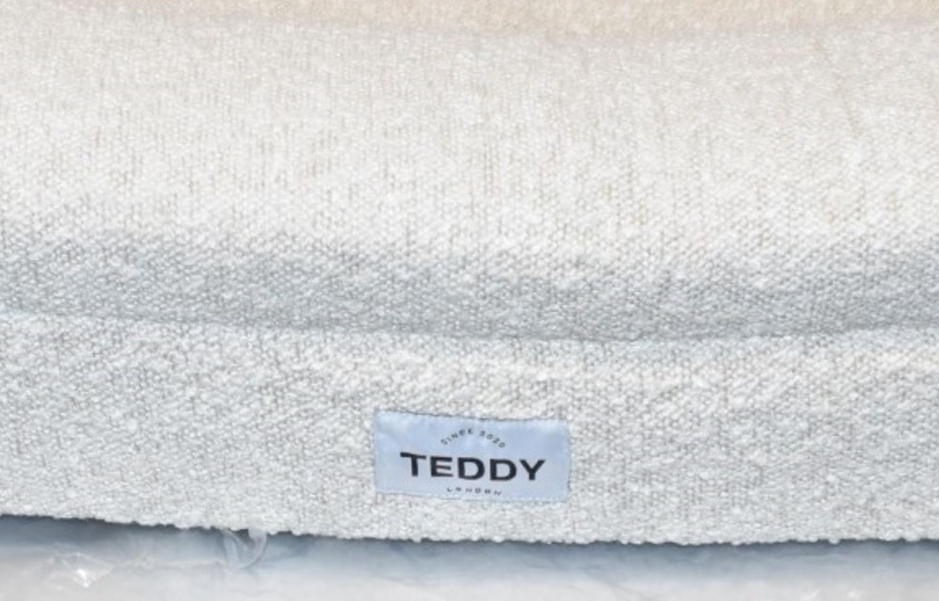 1 x TEDDY LONDON 'Bouclé' Luxury Medium Sized Dog Bed, in Cream - Original Price £169.00 - Image 8 of 8