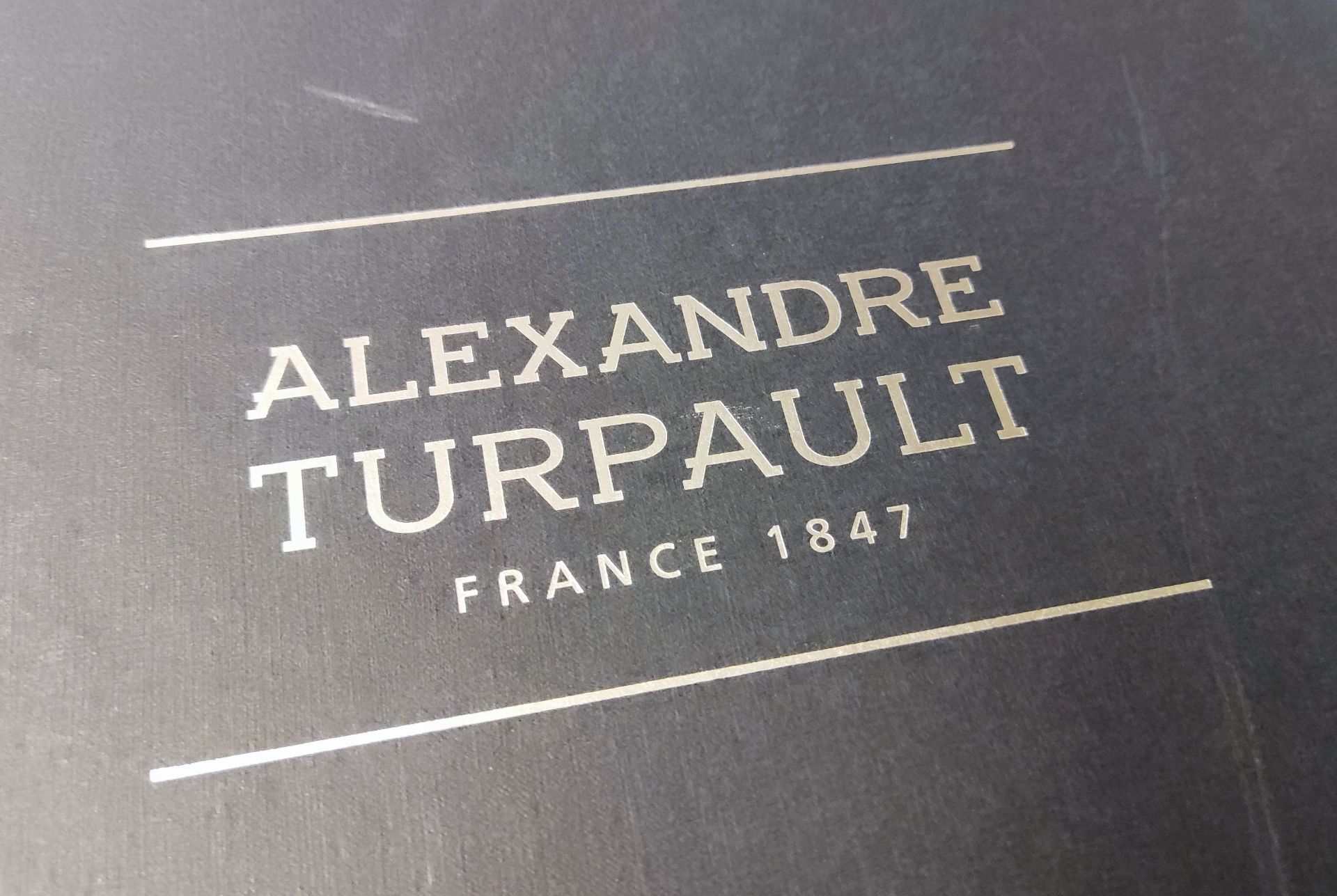 1 x ALEXANDRE TURPAULT Florence Noir Tablecloth 170X250Cm - New/Boxed - RRP £399 - Ref: /HOC227/ - Image 4 of 8