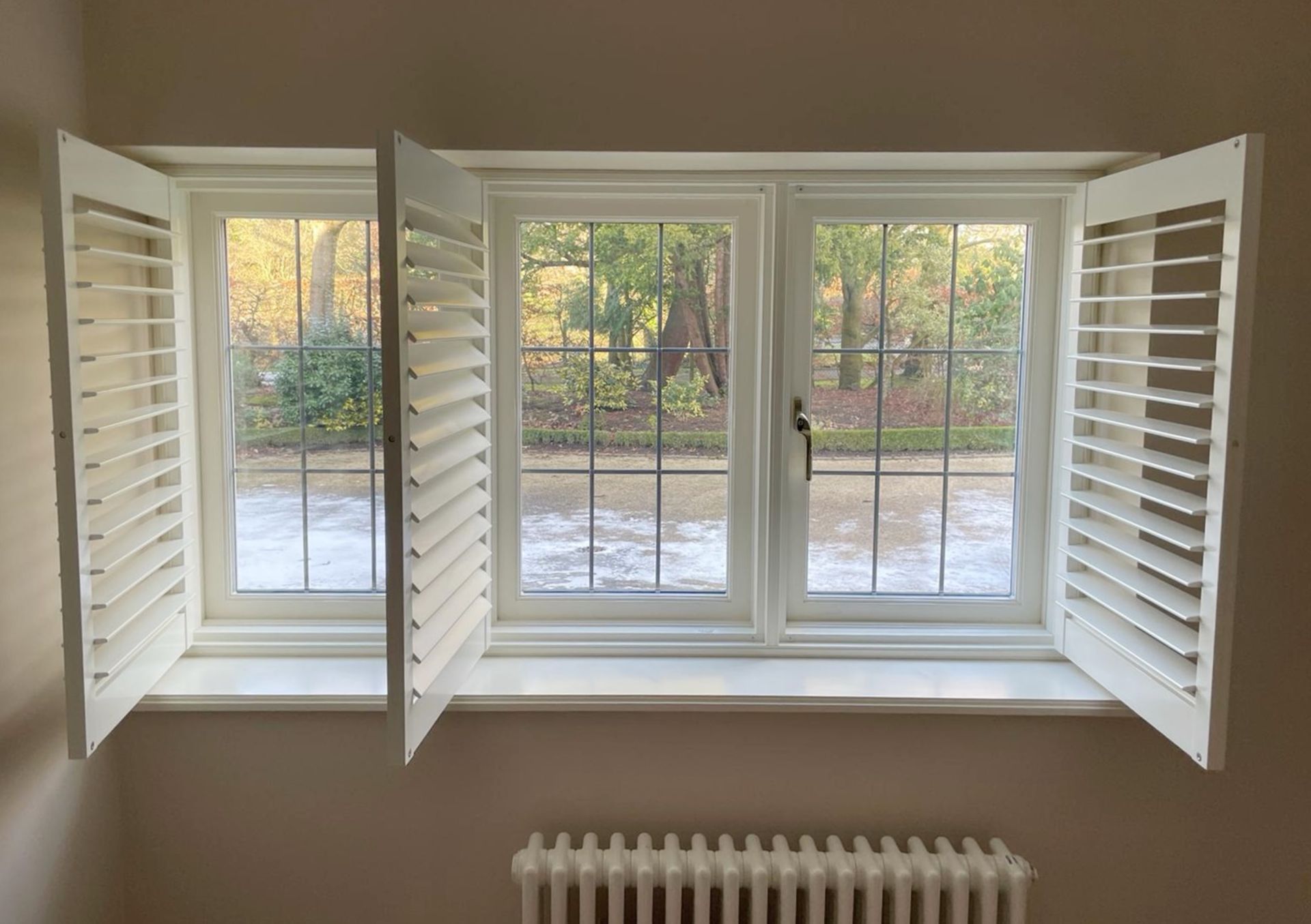 1 x Hardwood Timber Double Glazed Leaded 3-Pane Window Frame fitted with Shutter Blinds - Image 2 of 15