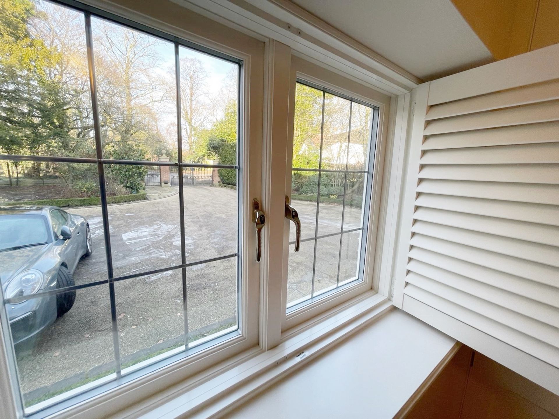 1 x Hardwood Timber Double Glazed Leaded 2-Pane Window Frame fitted with Shutter Blinds - NO VAT - Image 8 of 12