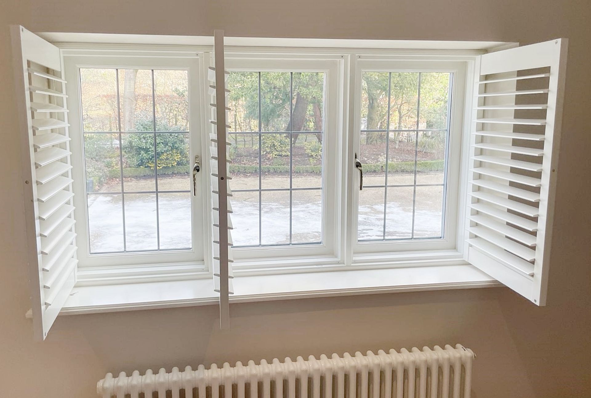 1 x Hardwood Timber Double Glazed Leaded 3-Pane Window Frame fitted with Shutter Blinds - Image 2 of 15