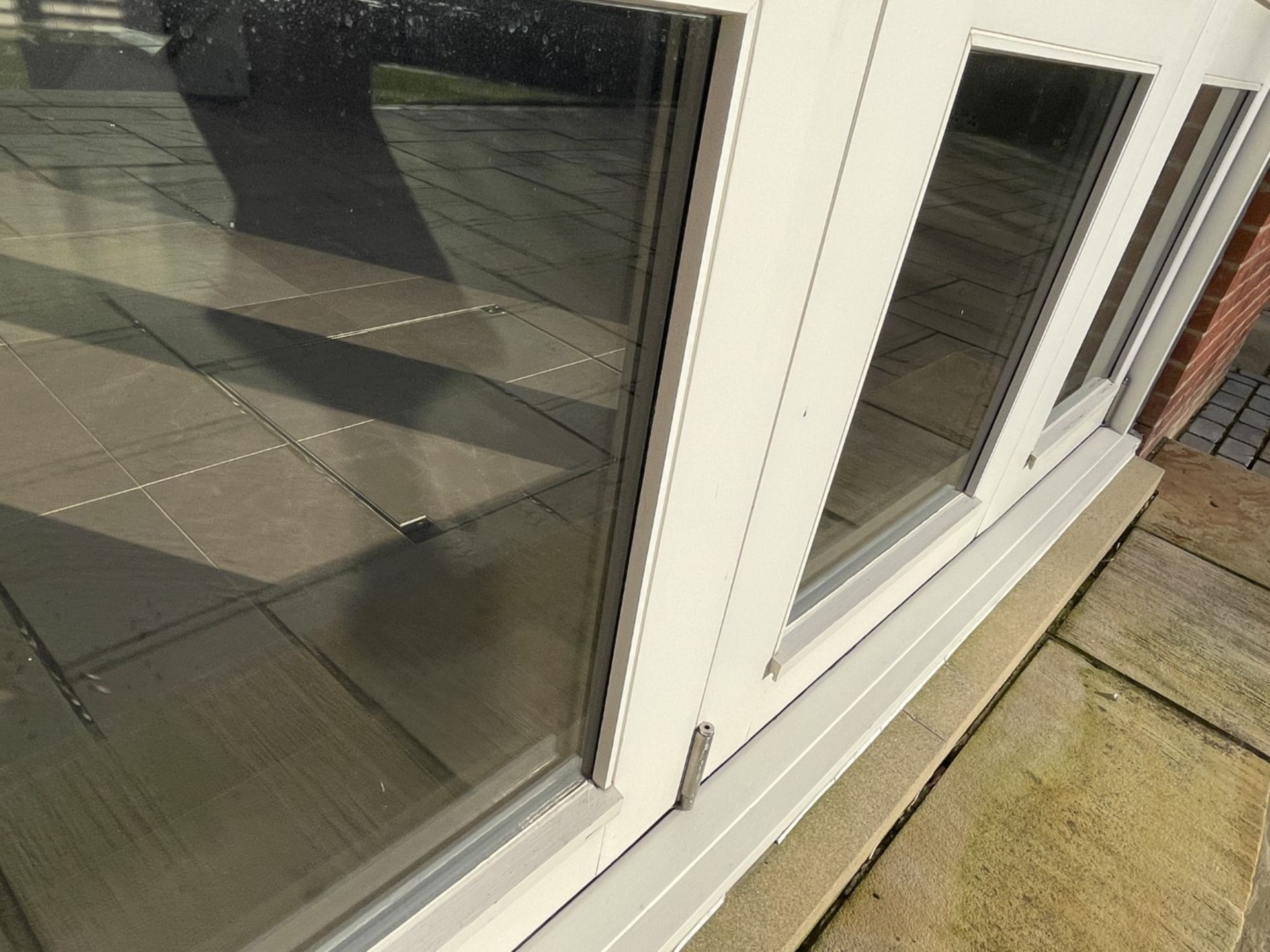 1 x 3-Panel Hardwood Timber Double Glazed Patio Door - Ref: PAN110 - NO VAT ON THE HAMMER - Image 11 of 34